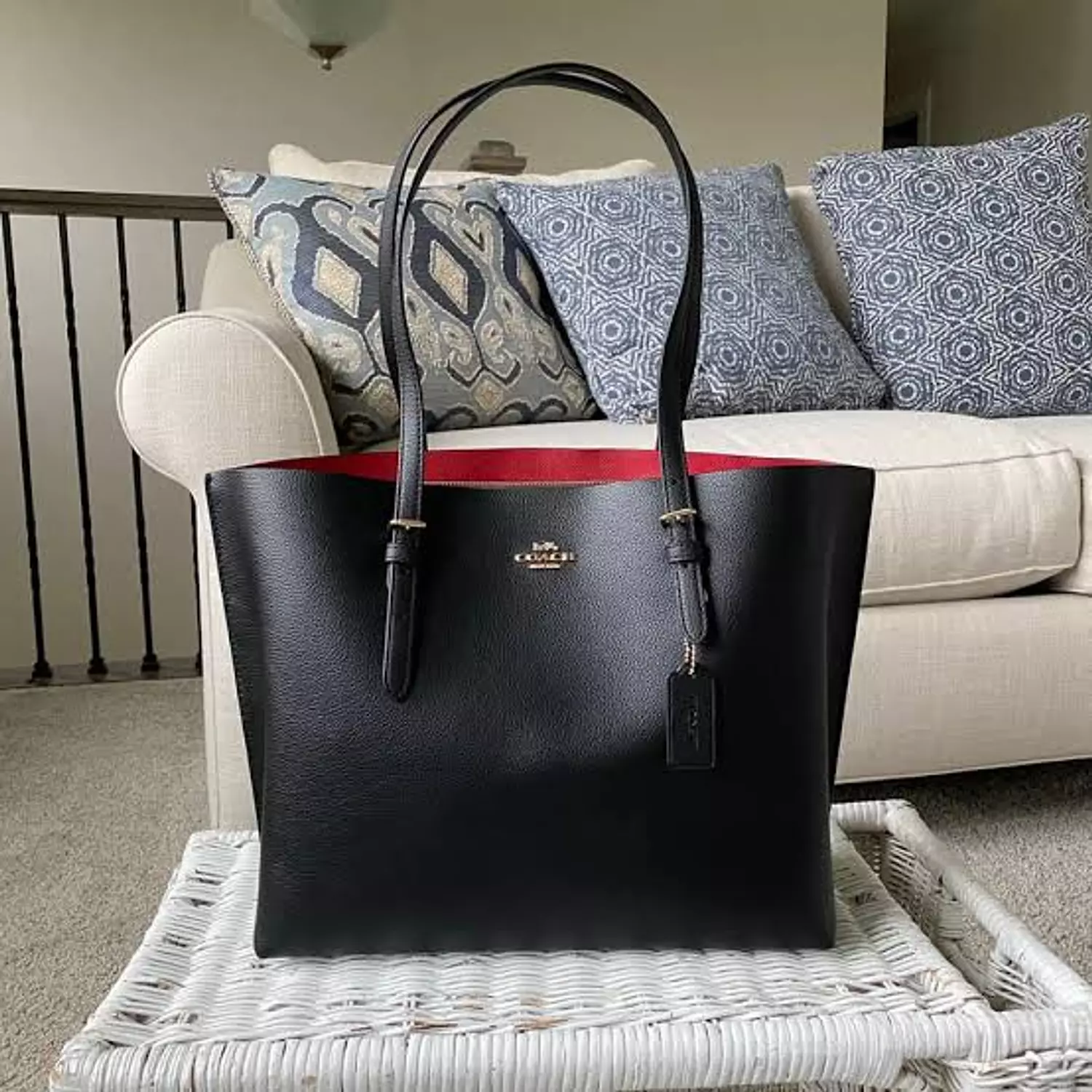 MOLLIE TOTE IN/BLACK TRUE RED COACH image