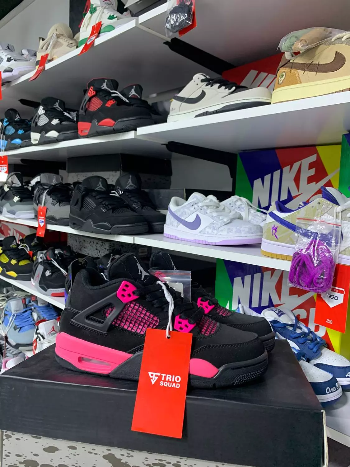Nike Jordan 4 pink thunder 1