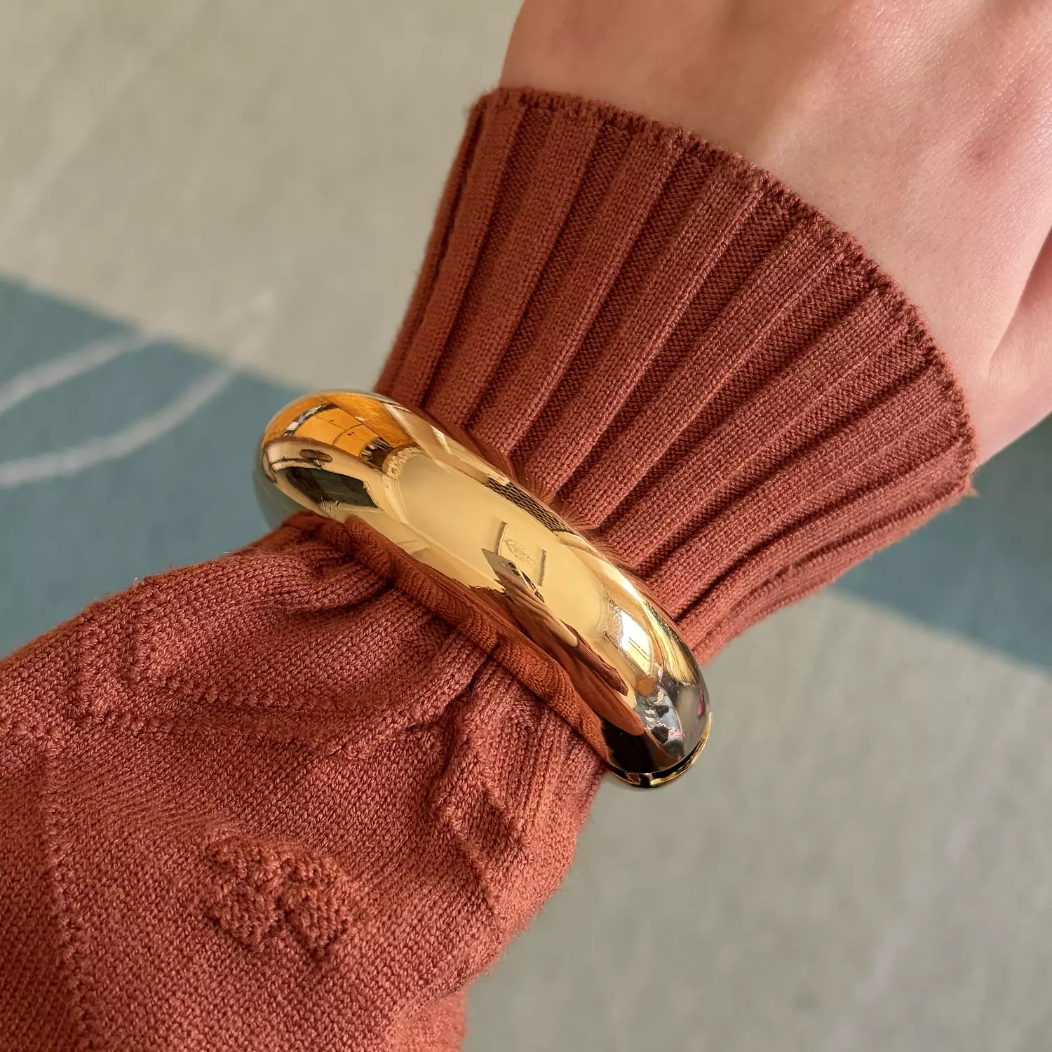 Chunky bangle- medium size - gold  image