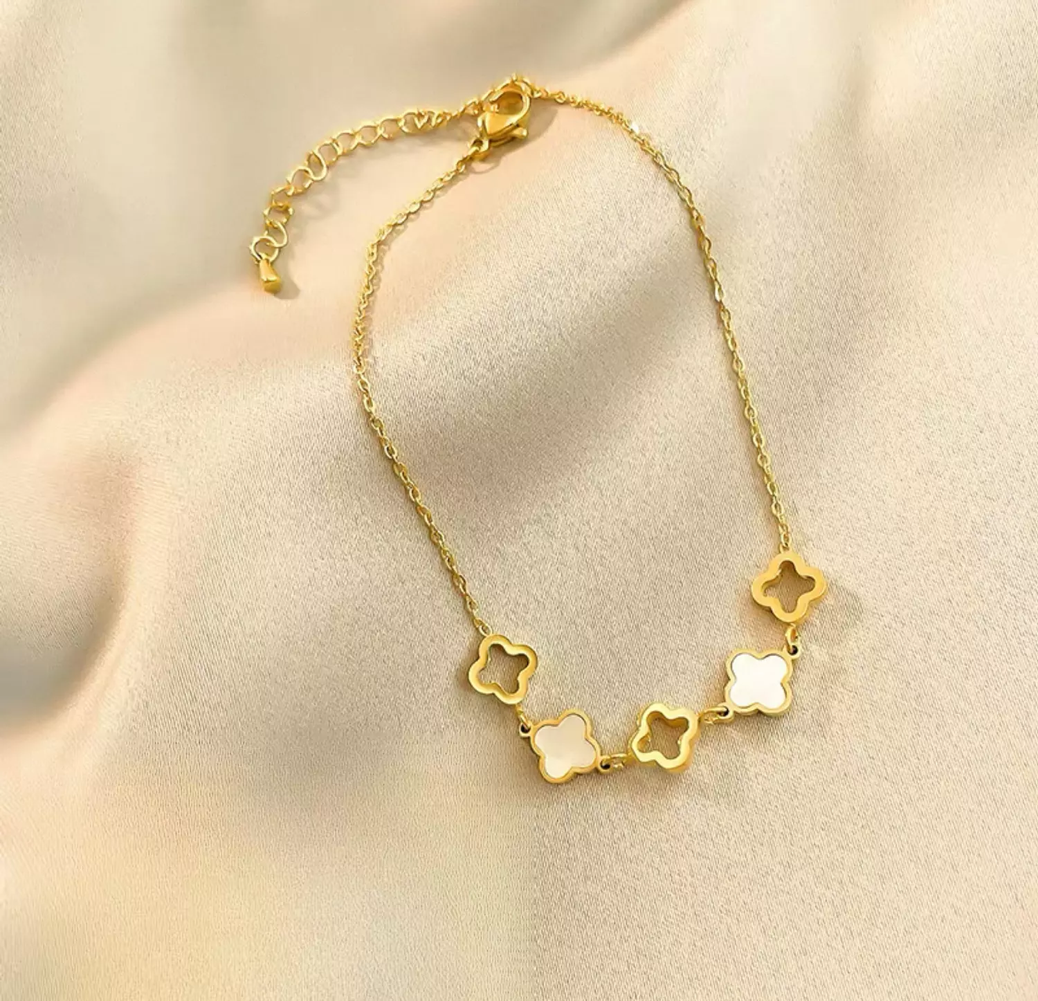 Four Leaf Clover Anklet hover image