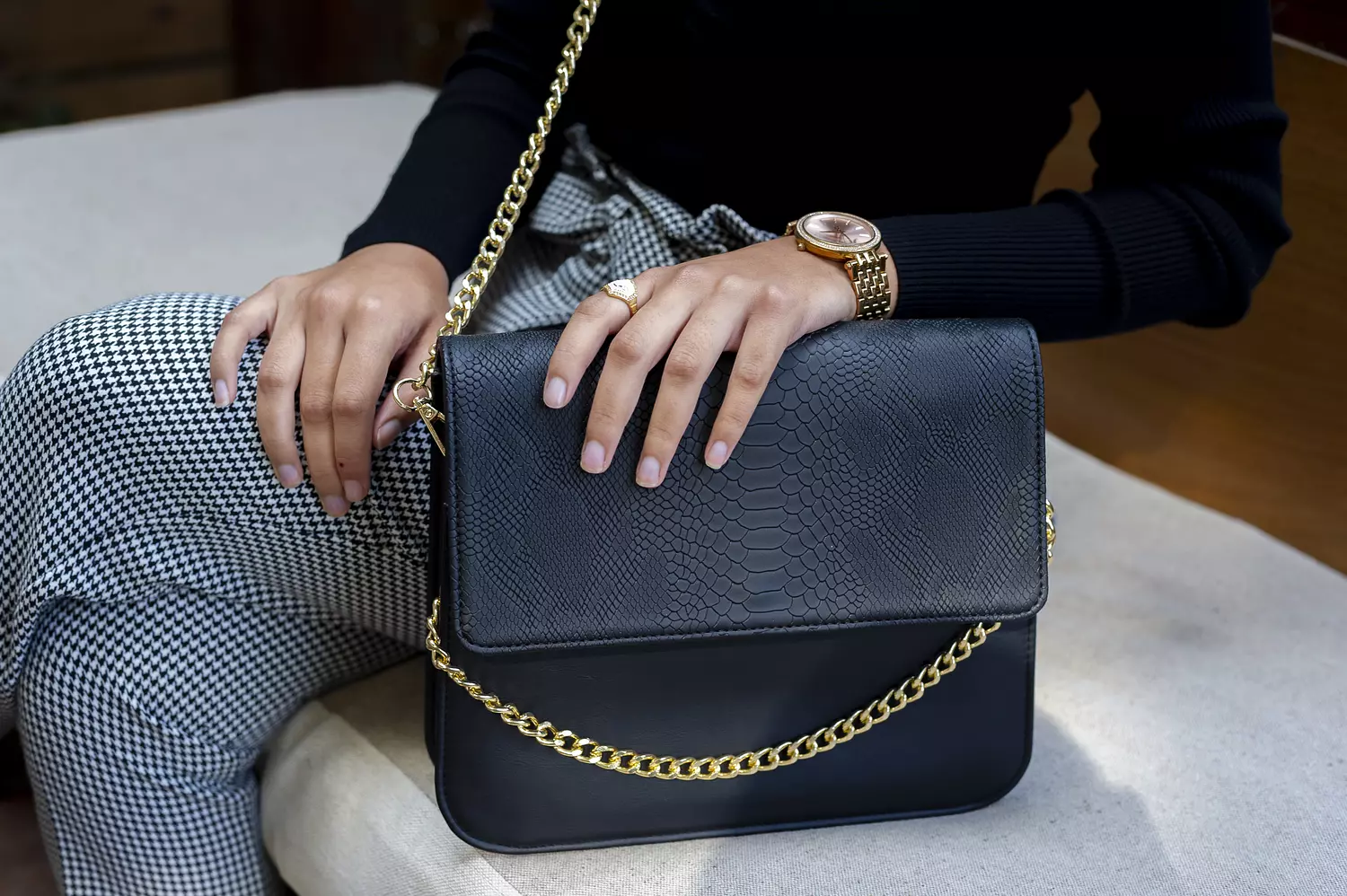 Black Cross Bag - Changeable Flap image