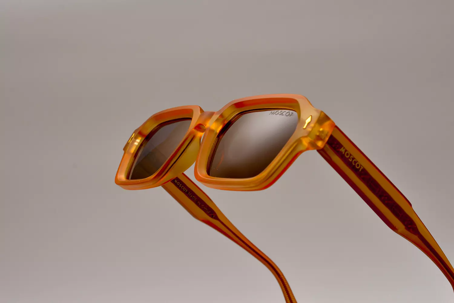 <p><strong><span style="color: rgb(0, 0, 0)">y2k sunglasses</span></strong></p>
