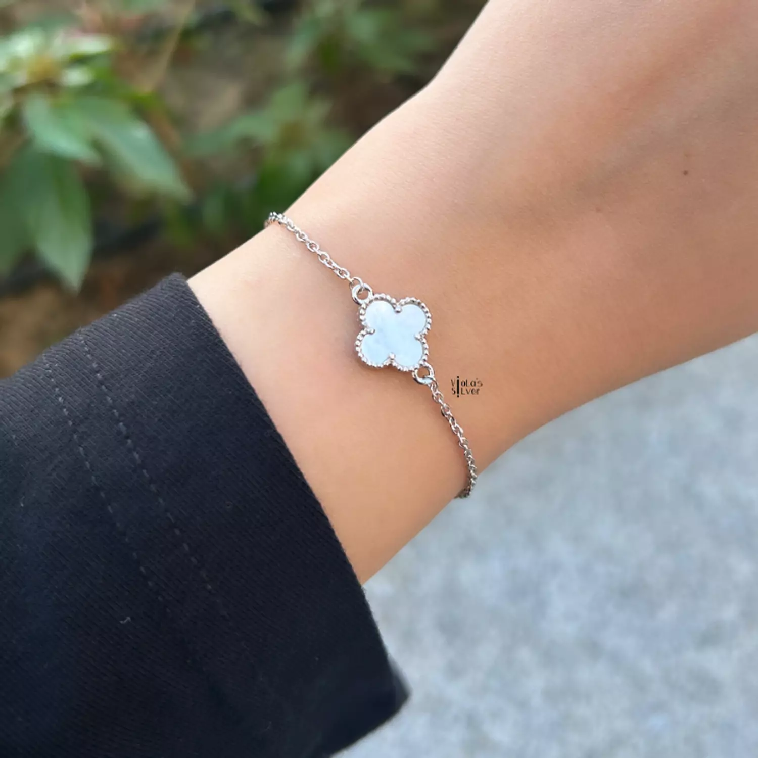 Van cleef white bracelet  image
