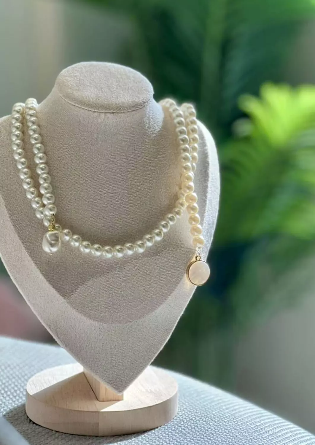 Queeny Pearls image