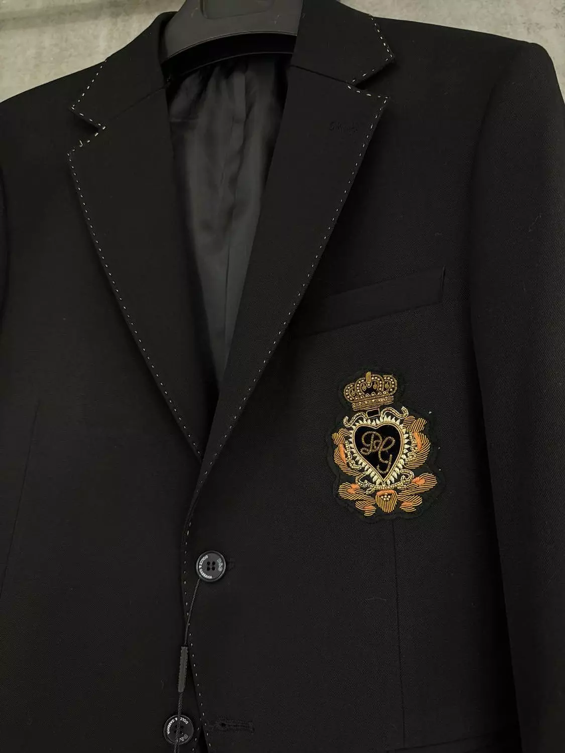 Dg full suite with gold logo 2