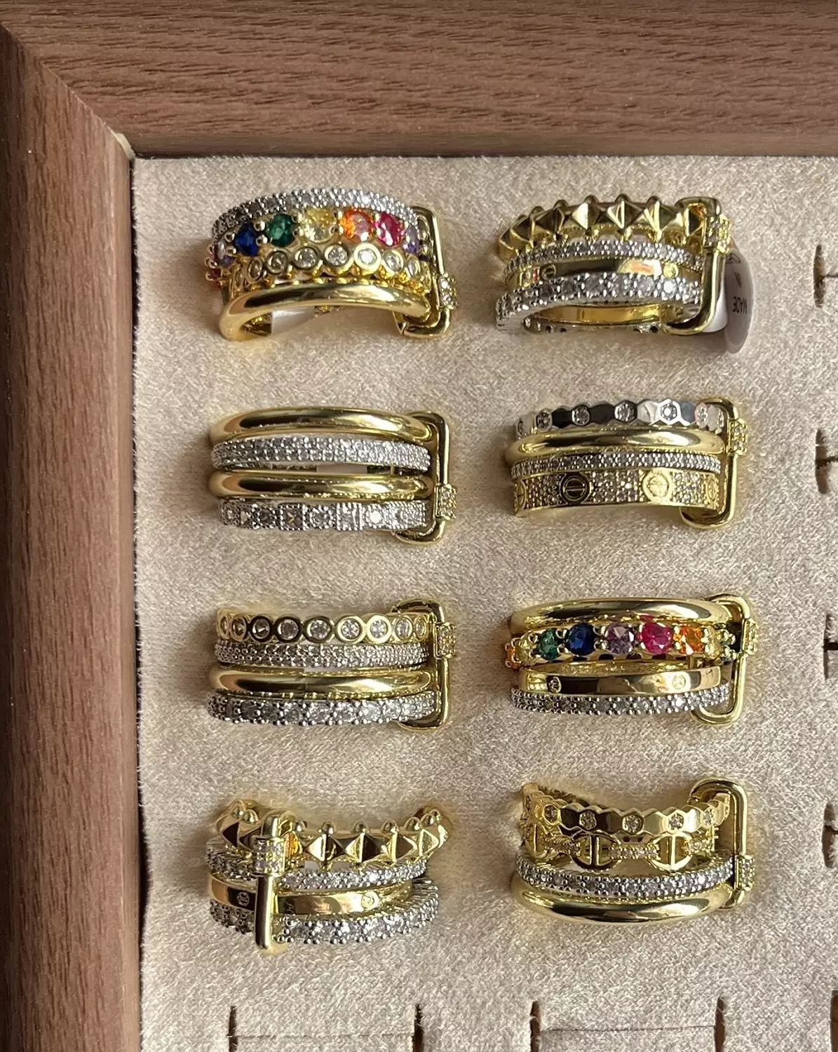 <h4 style="text-align: center"><br><span style="color: rgb(183, 130, 4)">Elevate your style with our 4-in-1<br>stacked rings wear them separately or stack them for a bold look.</span></h4>