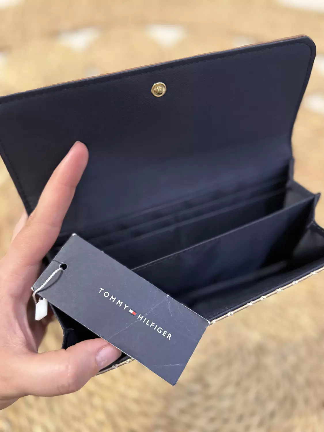 Tommy wallet  hover image