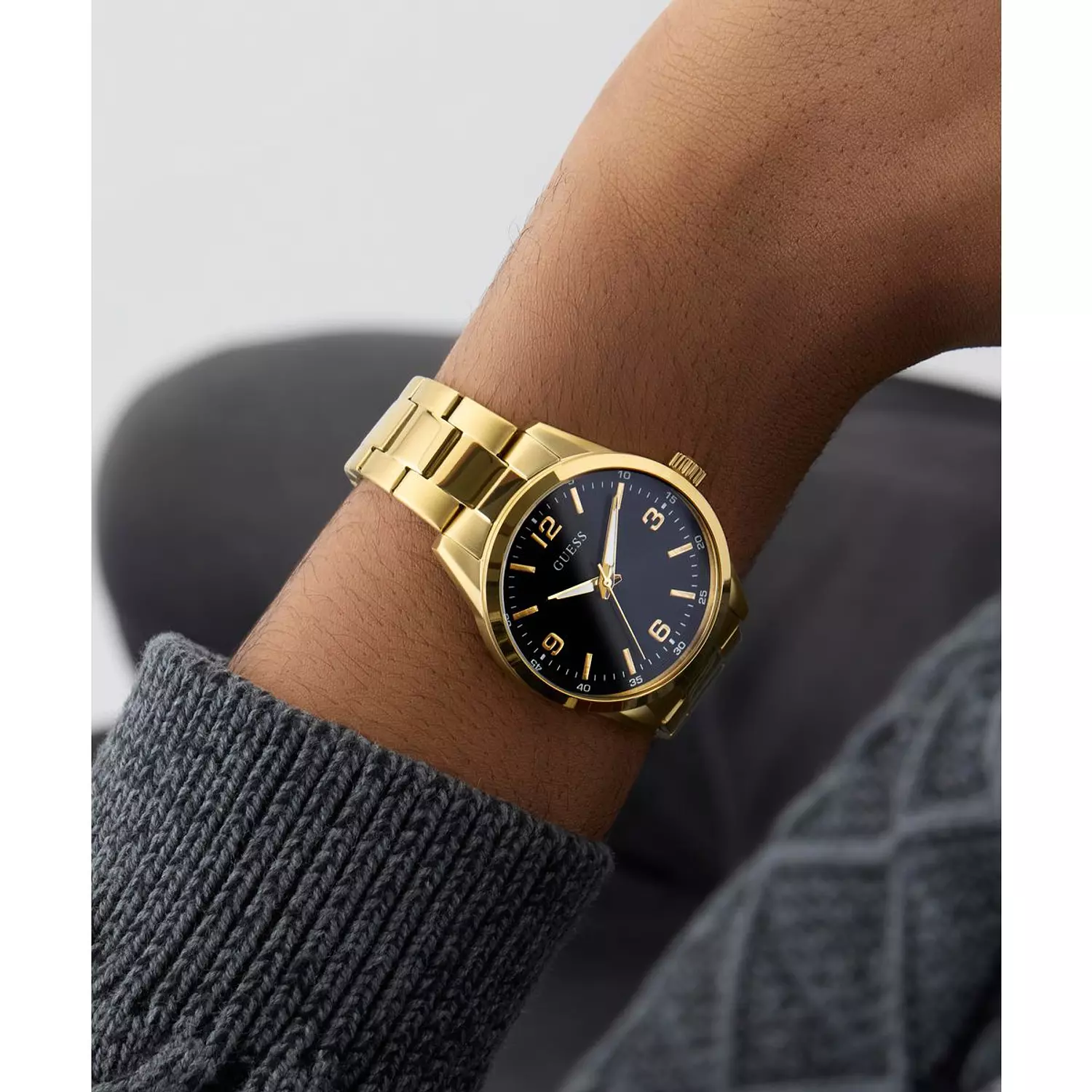 GUESS Mens Gold Tone Analog Watch Gold Tone Stainless Steel Bracelet GW0965G2 6