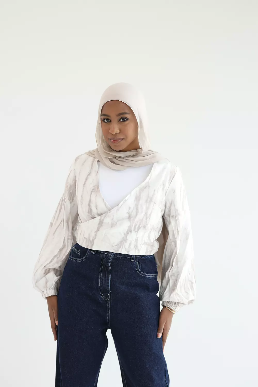 White cropped blouse with a front tie 3
