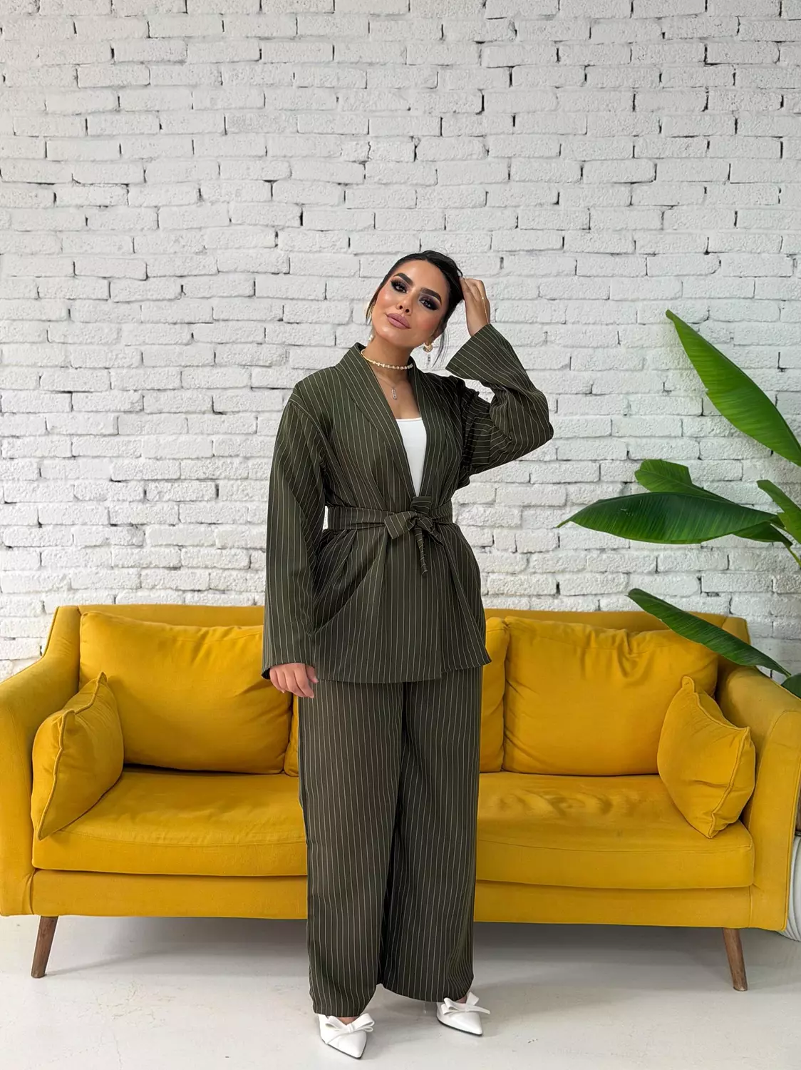 Contour Pinstripe Set In Olive 5