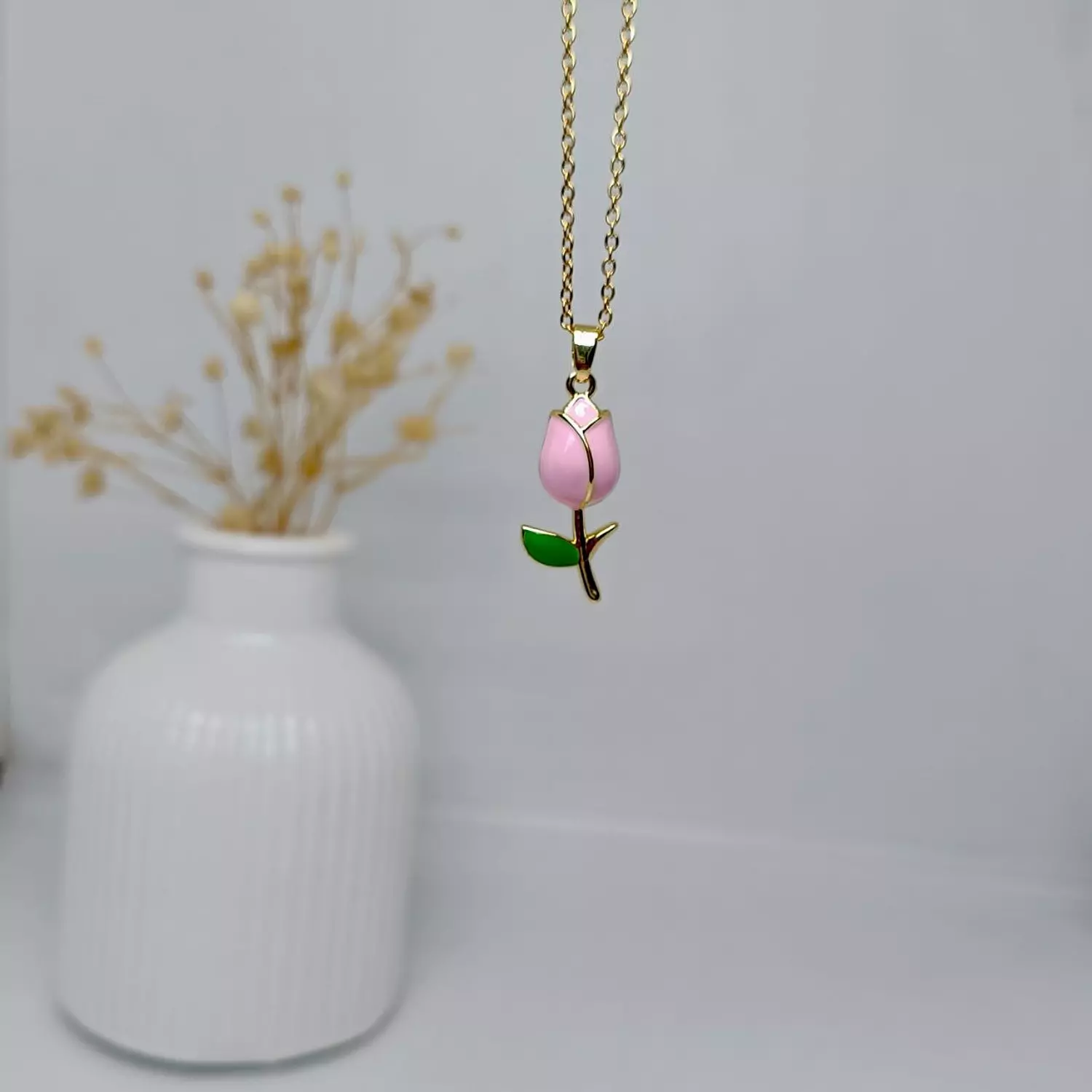 pink flower necklace image
