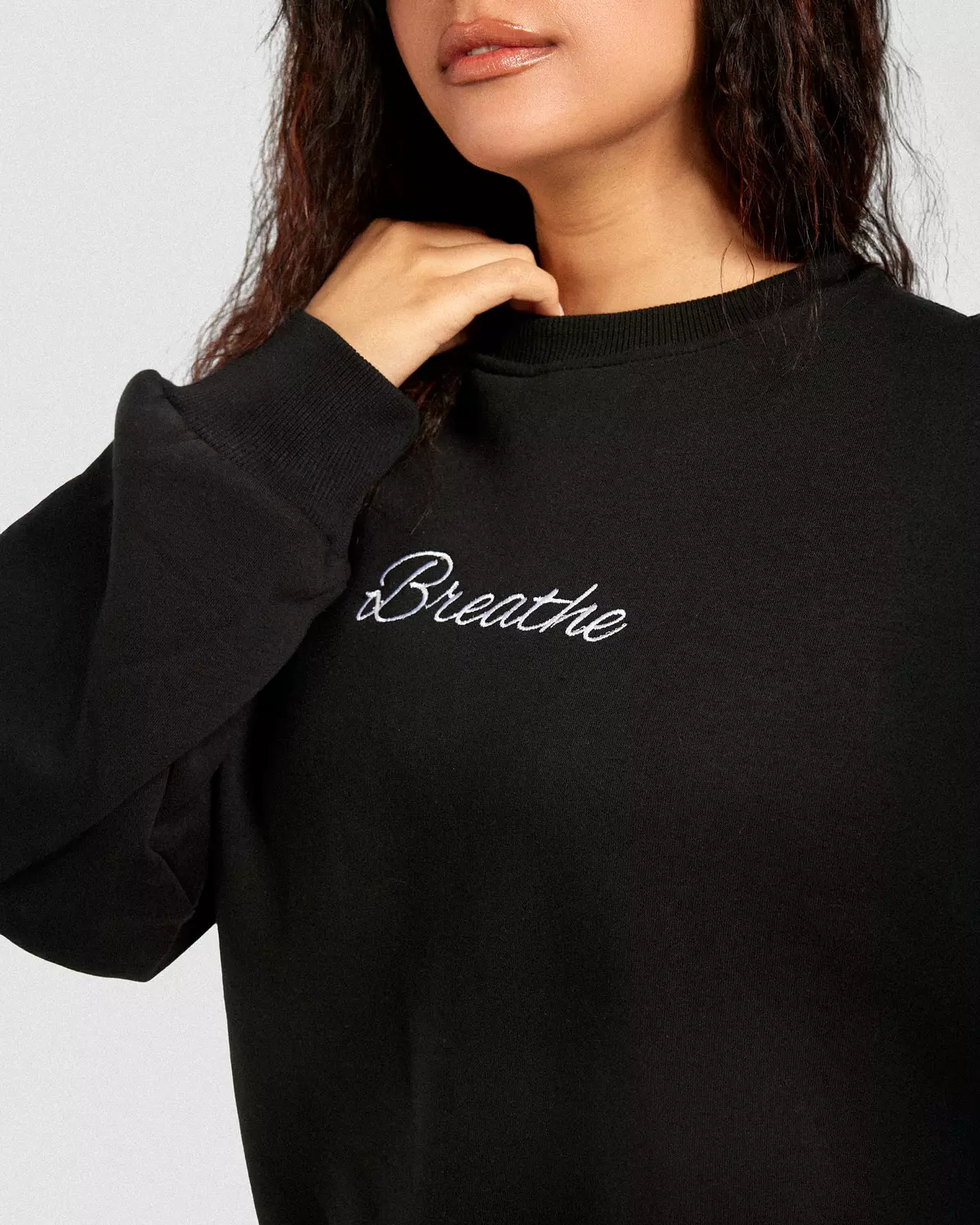 Cut it Sweatshirt in Black 3