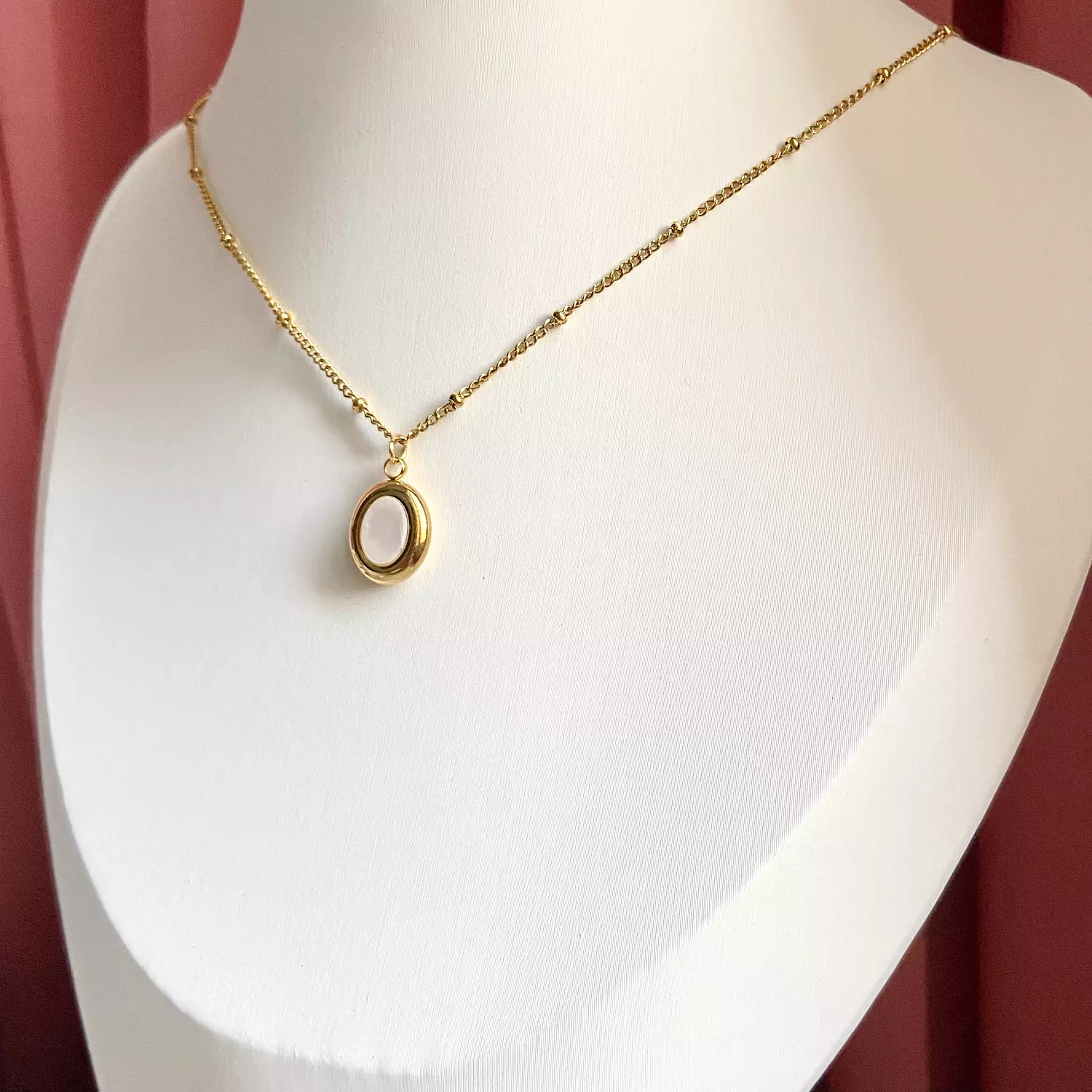 Golden Oval Halo Necklace✨ 2