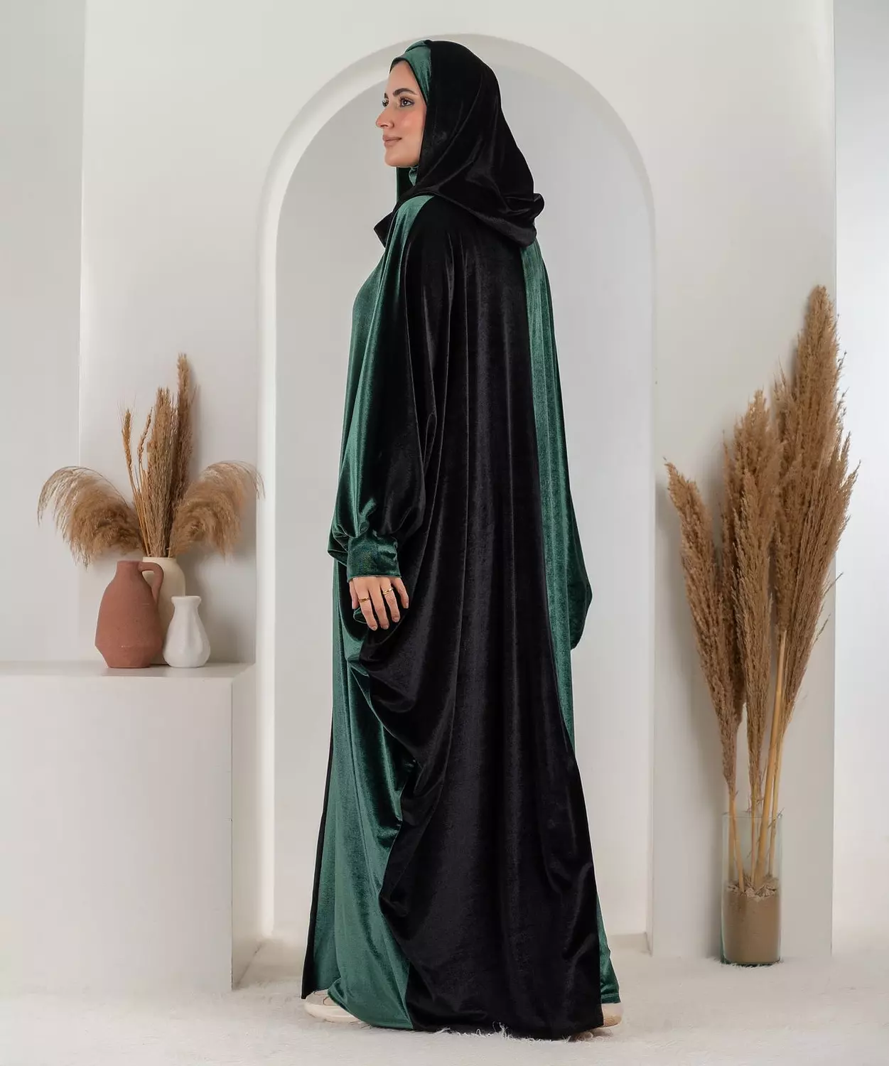 Bicolour Velvet Abaya-Black/Green 2