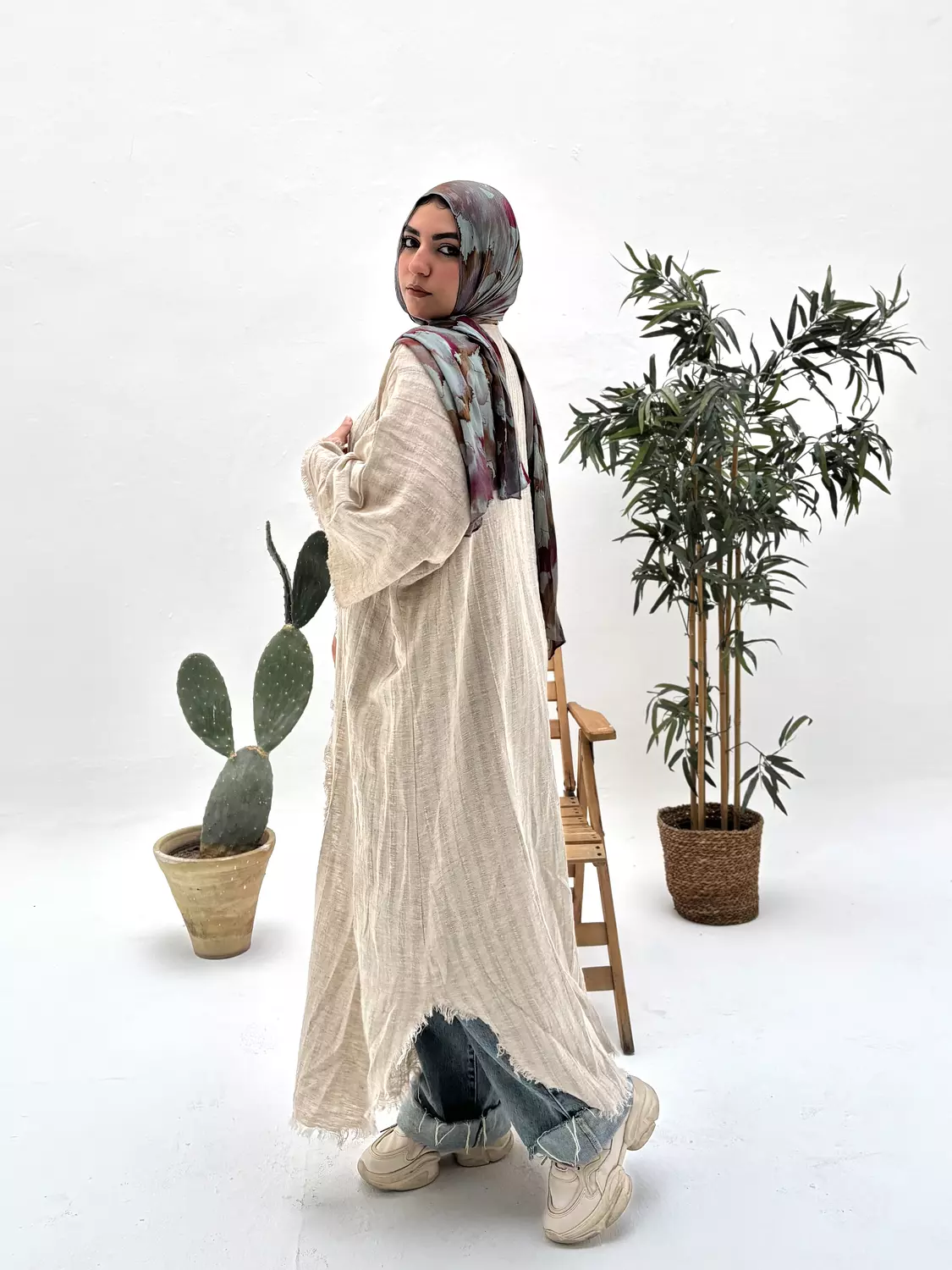 <p>Linen Cardigan </p>