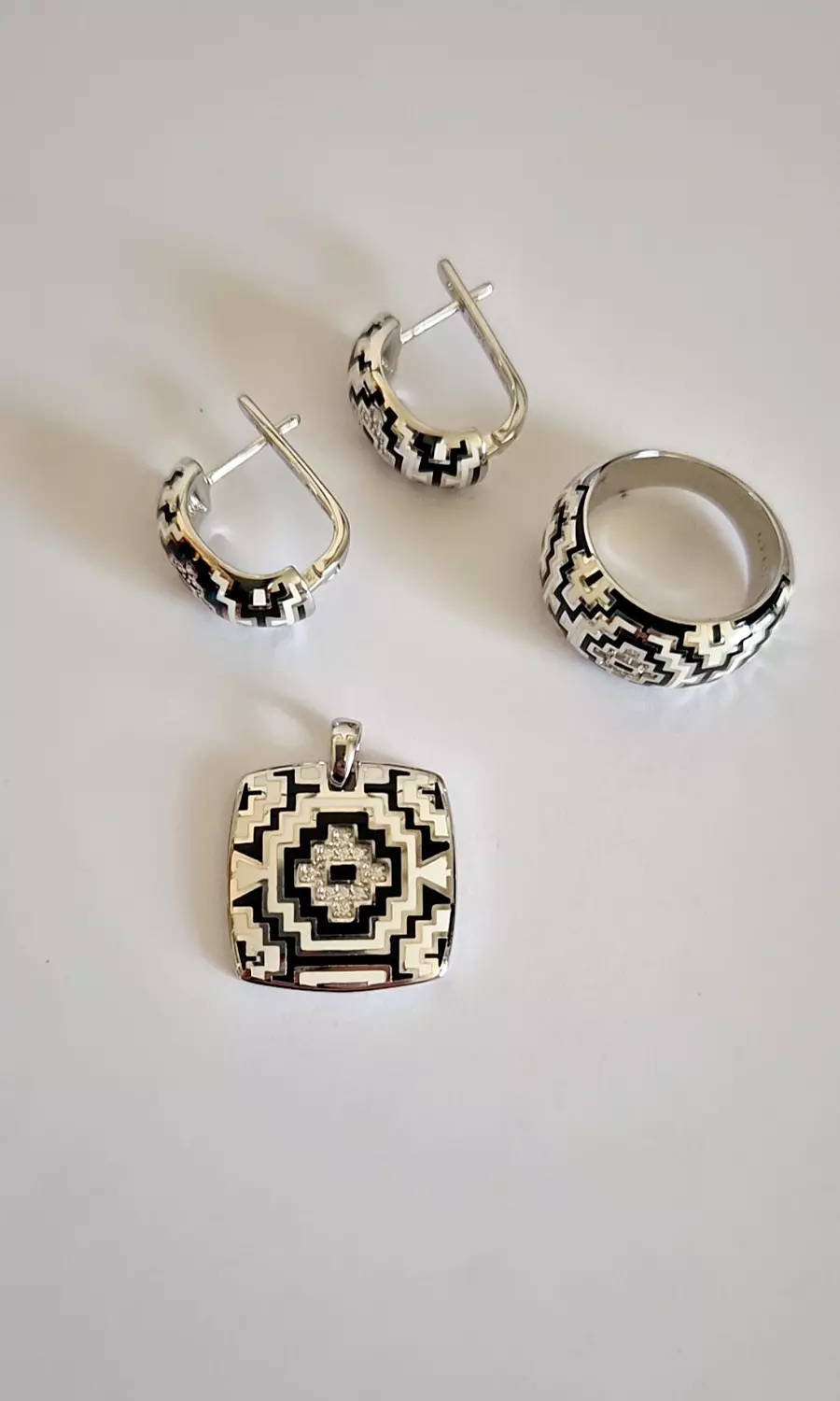 Black &white set 5