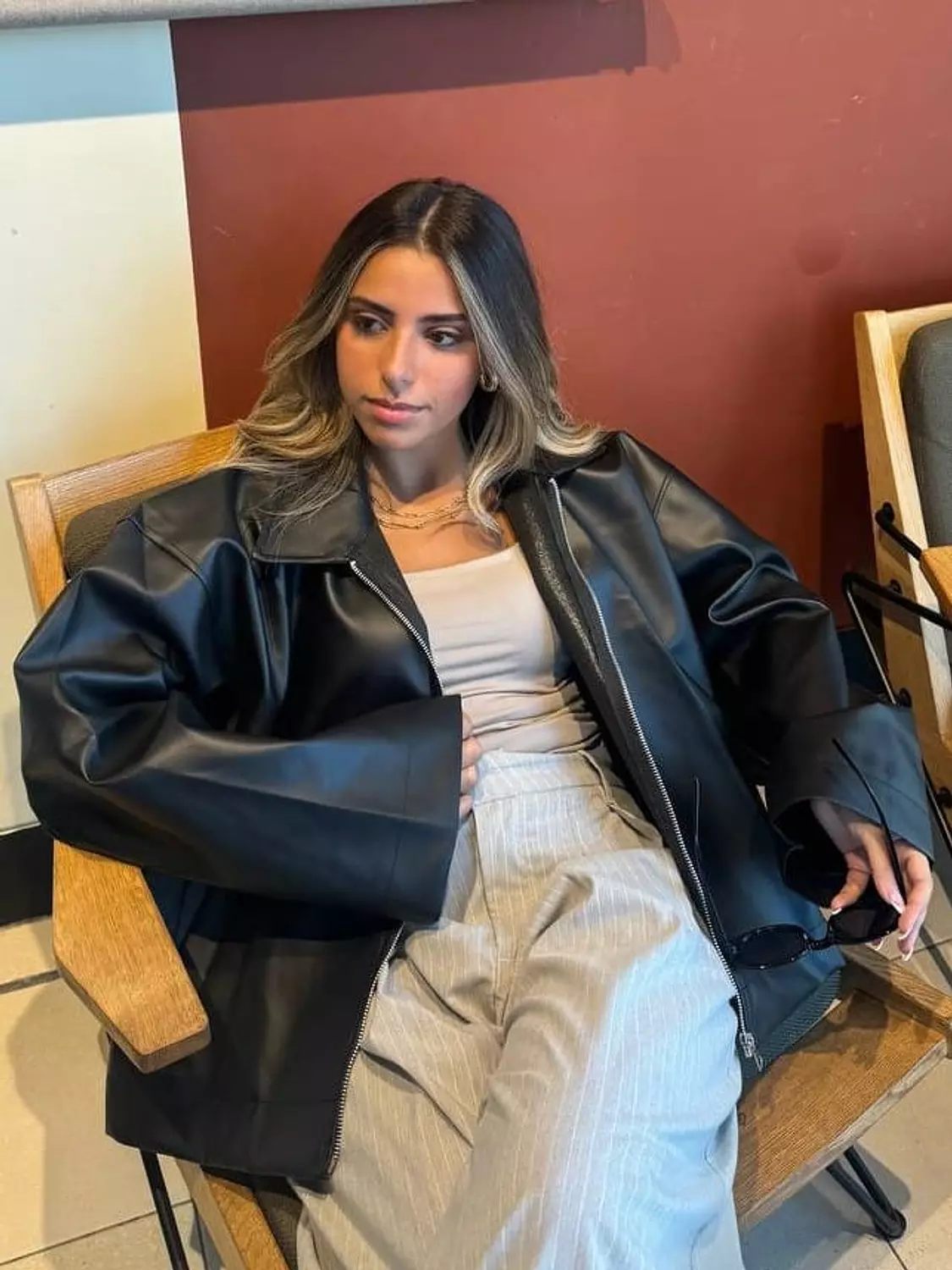 Loose Fit Zippered Leather Jacket 5