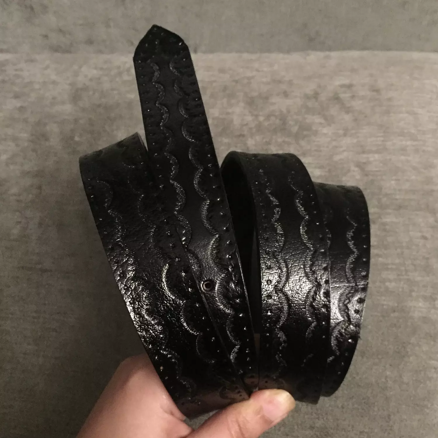 Tooled leather belt - Scalloped border 2