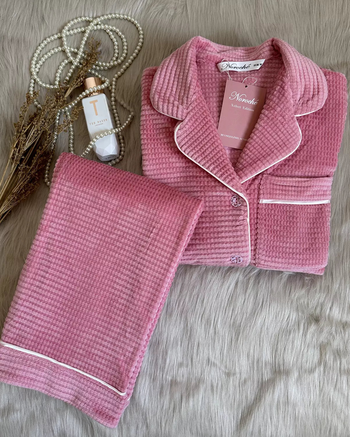 Rose Petals bubblegum Waffle Jacquard Pajamas image