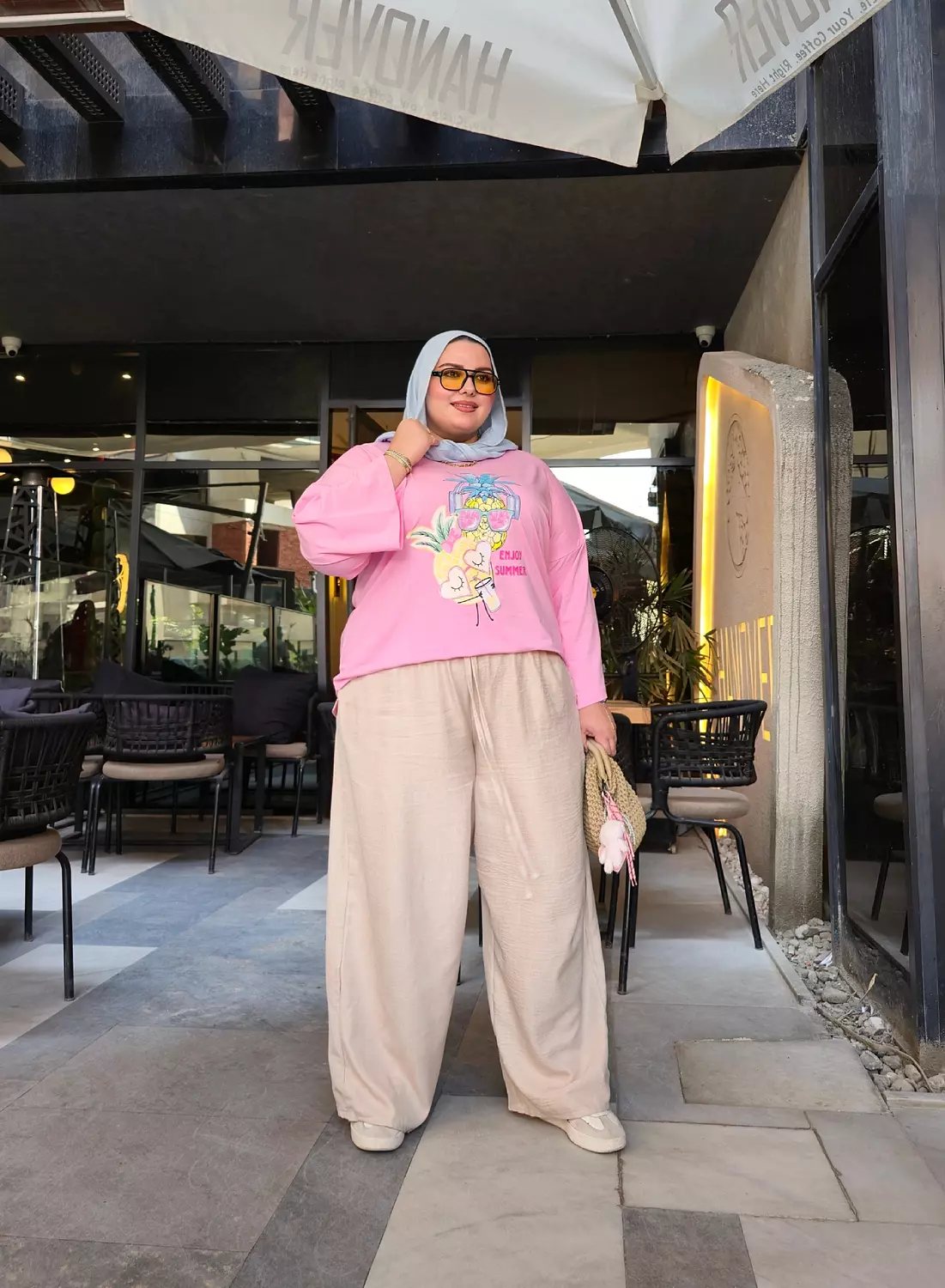 The go to tshirt (pink) image