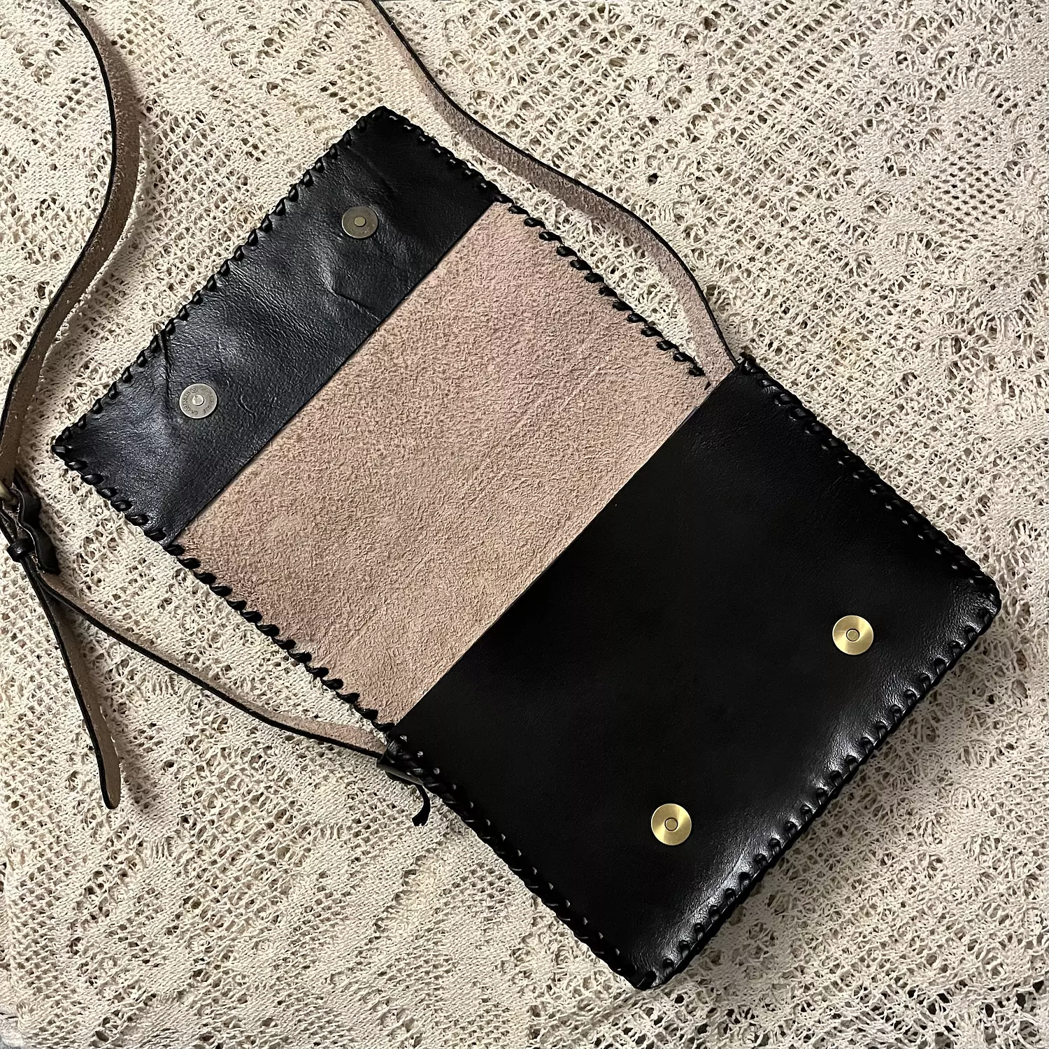 Tooled floral rectangular flap leather bag 11