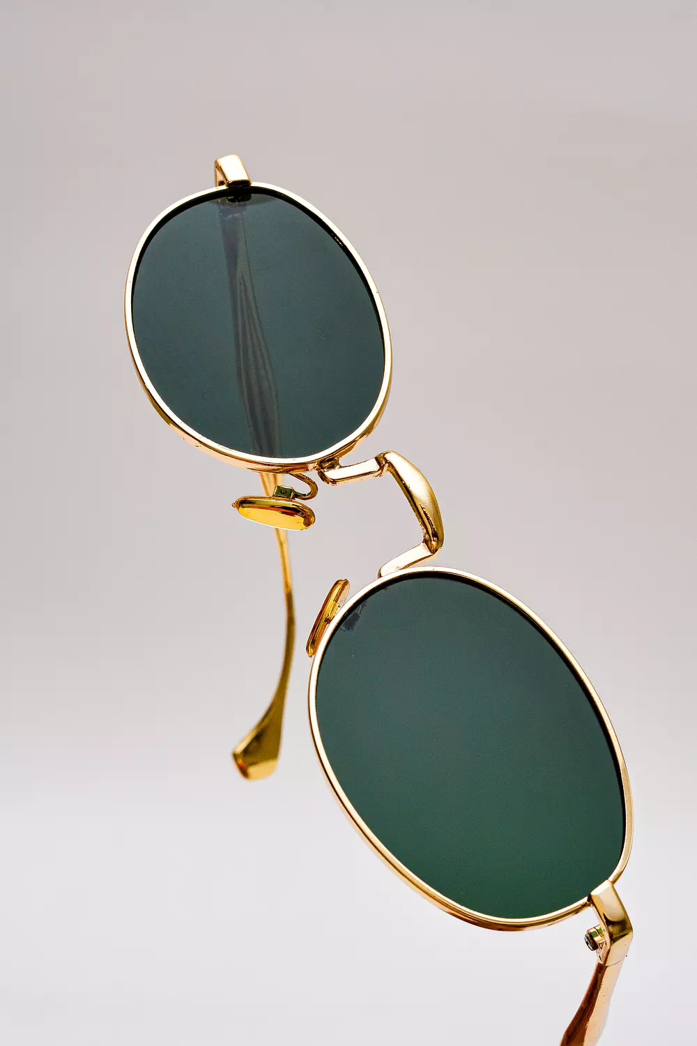 trendy sunglasses image