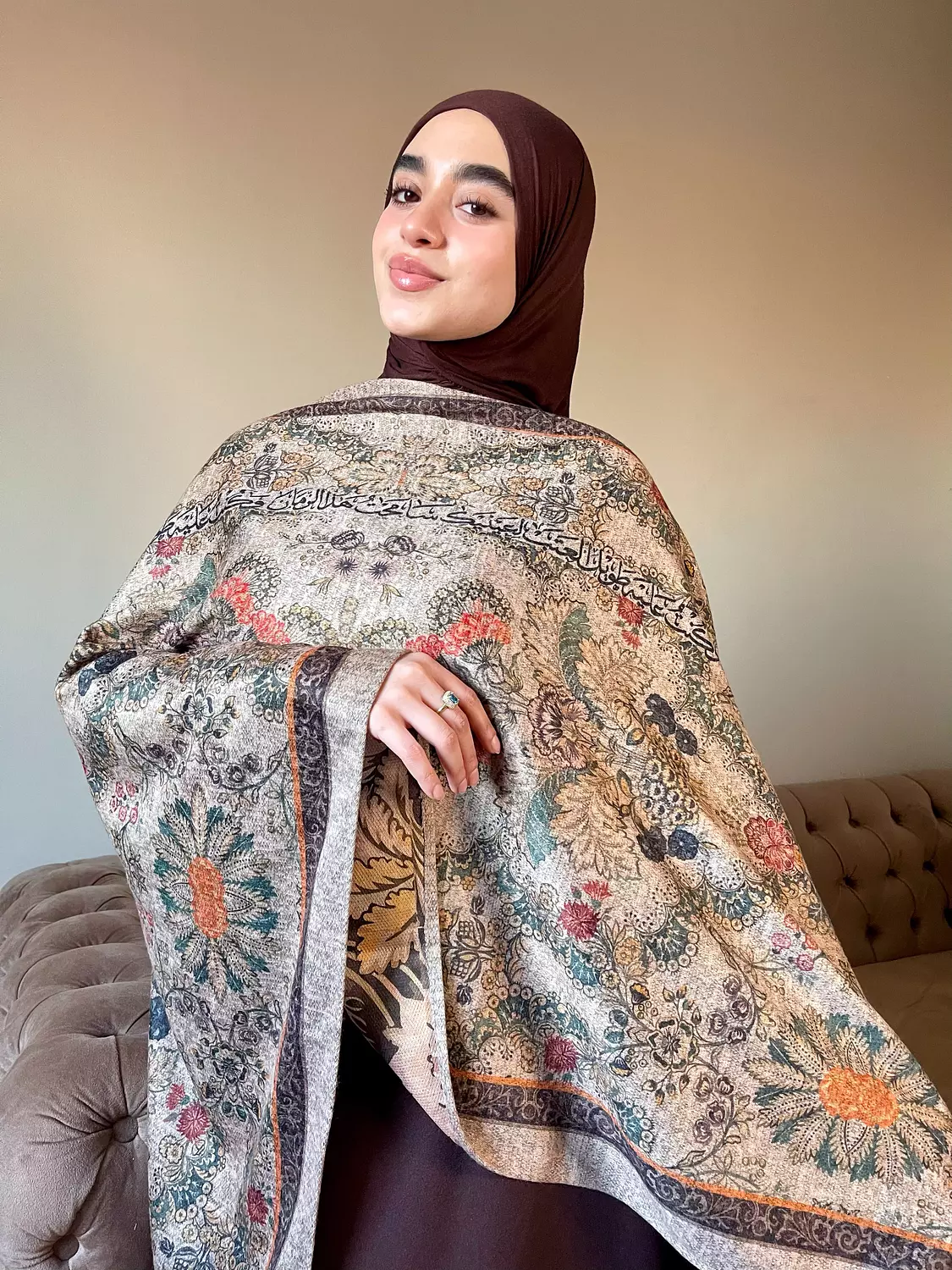 لعينيكِ سامحت هذا الزمان/صوف image