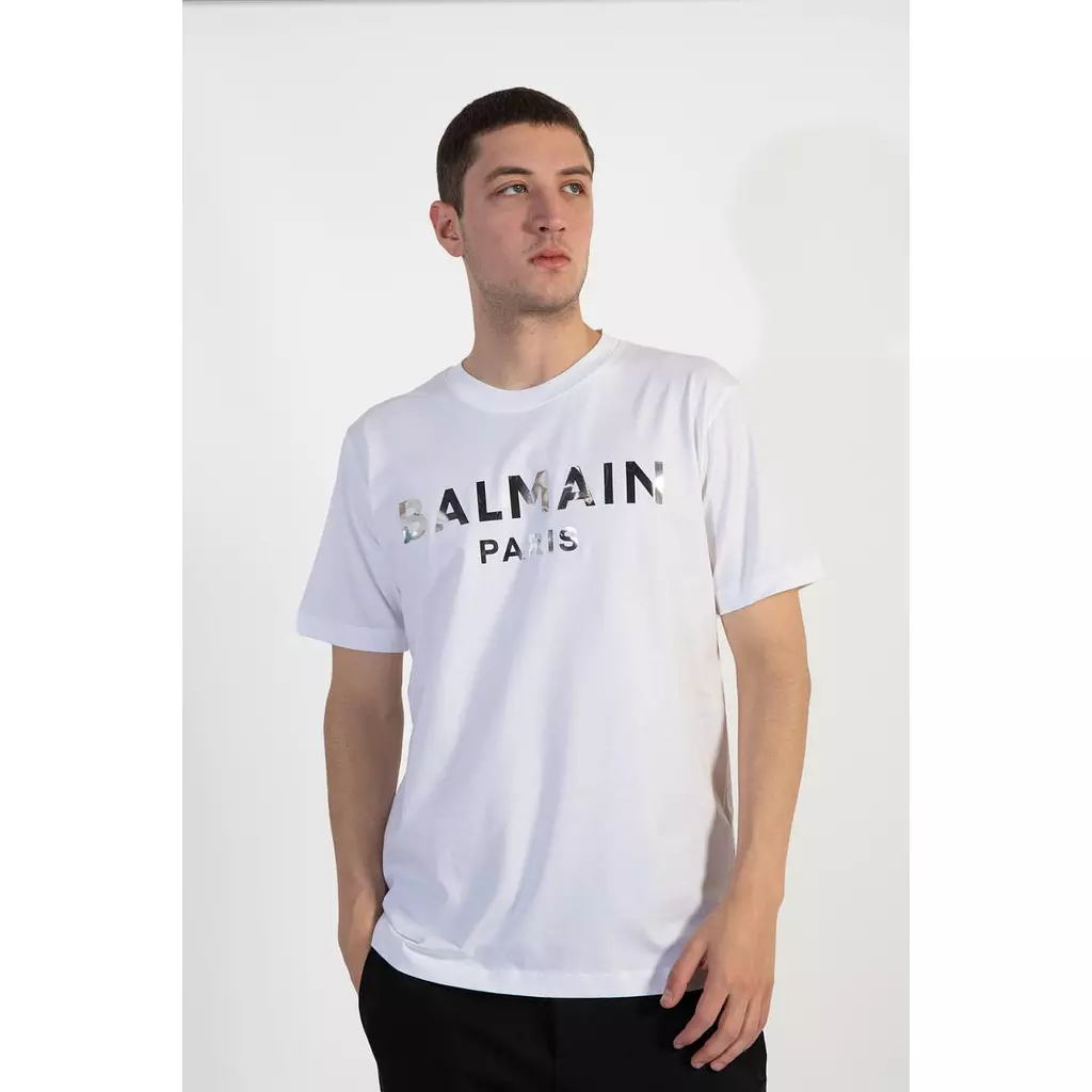 <p>T-shirts &amp; Shirts</p>