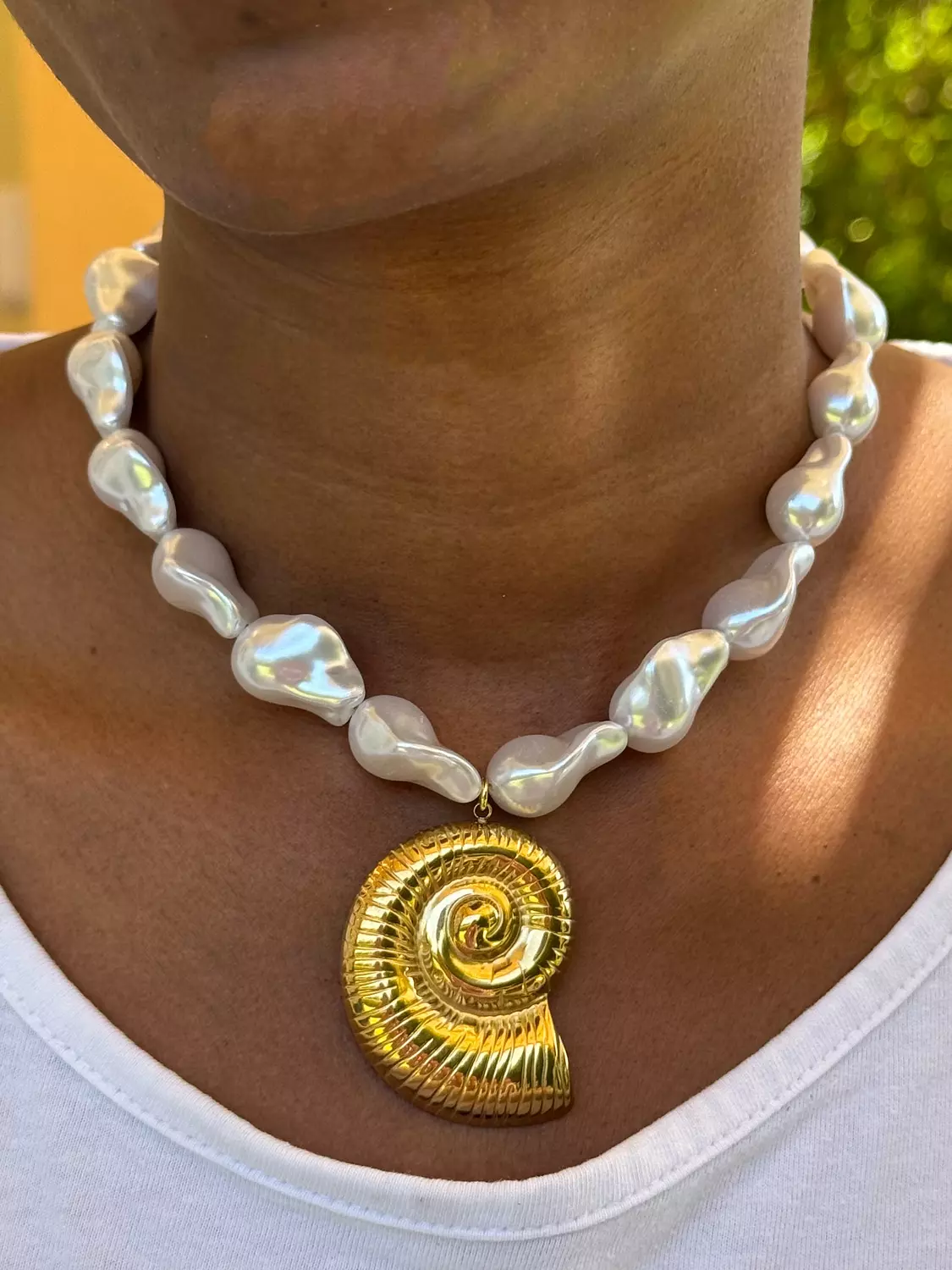Bombshell  pearl Necklace  image