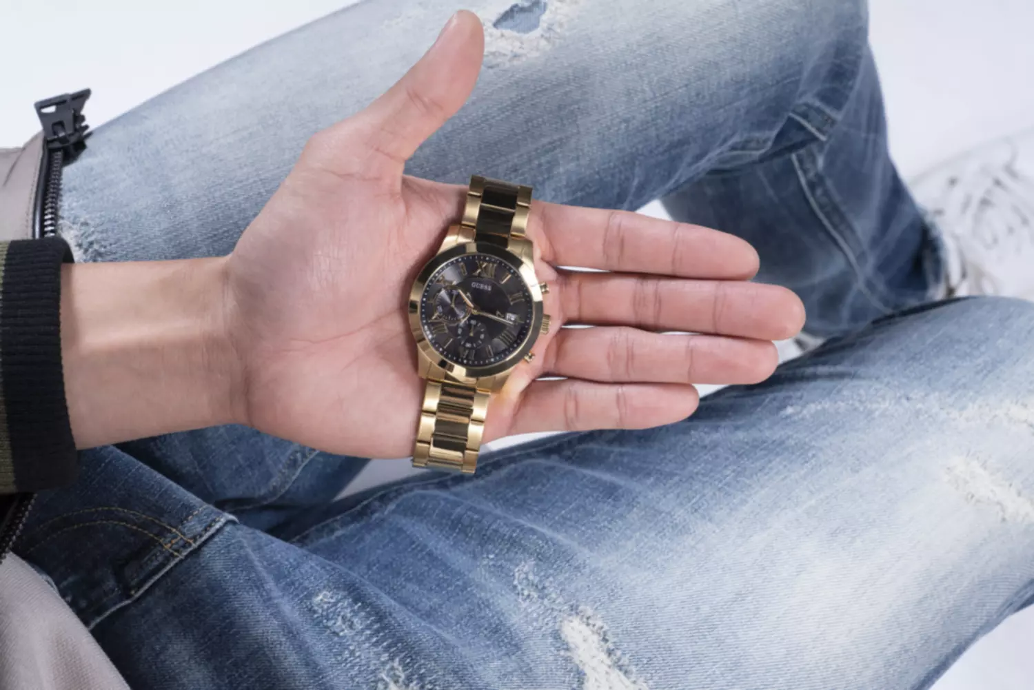 GUESS W0668G8 Men's  Watch Gold Tone Stainless Steel Bracelet 6