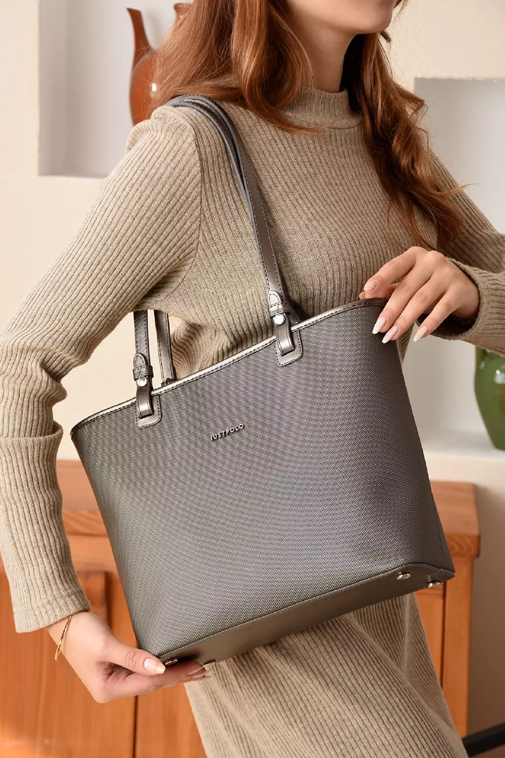 Compact luxe shoulder bag  image