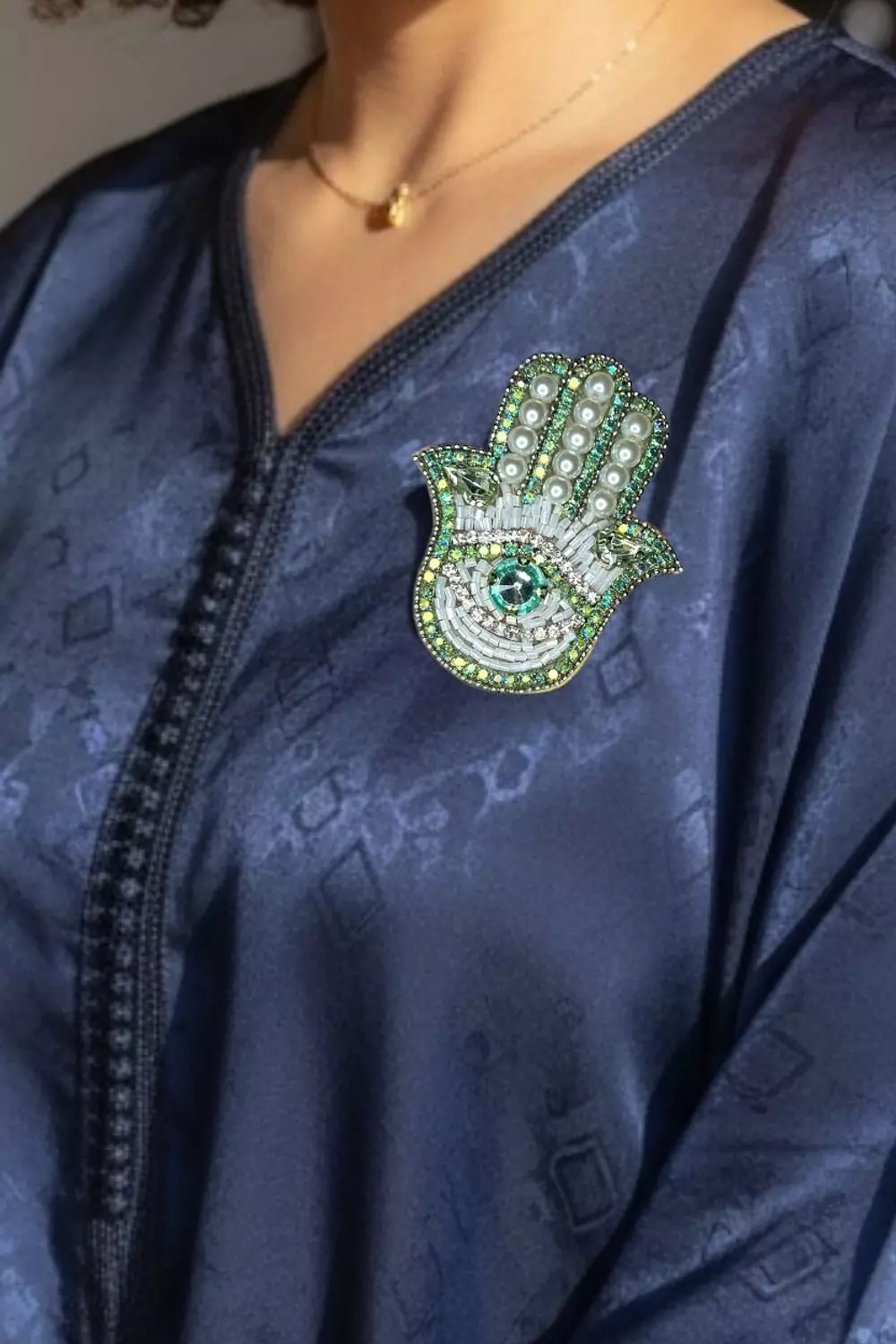 Mint Kaff magnetic brooch image