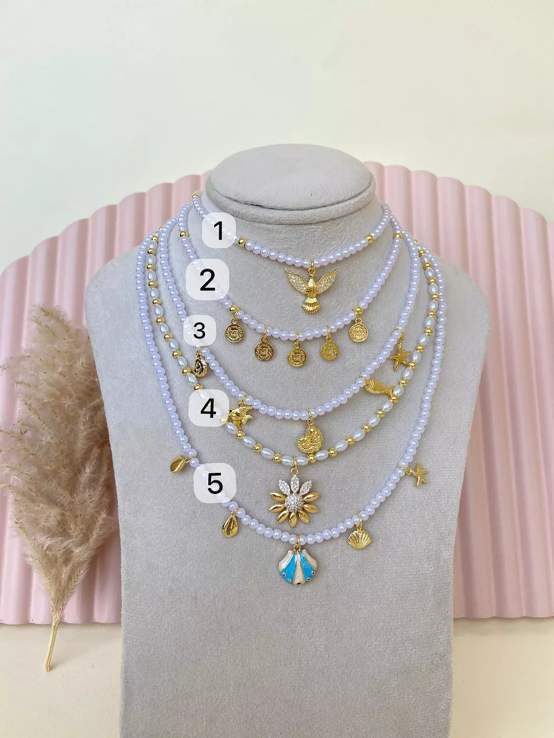 Shinny pearl-ed necklace  1