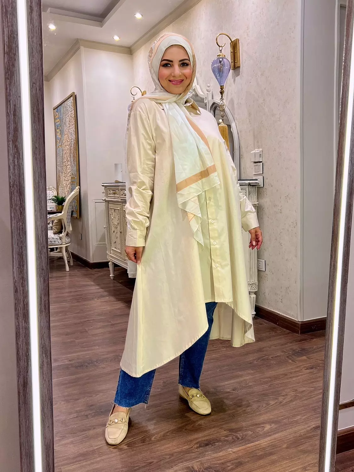 <p style="text-align: center"><br><strong>قميص قطن سادة - بيج</strong></p>