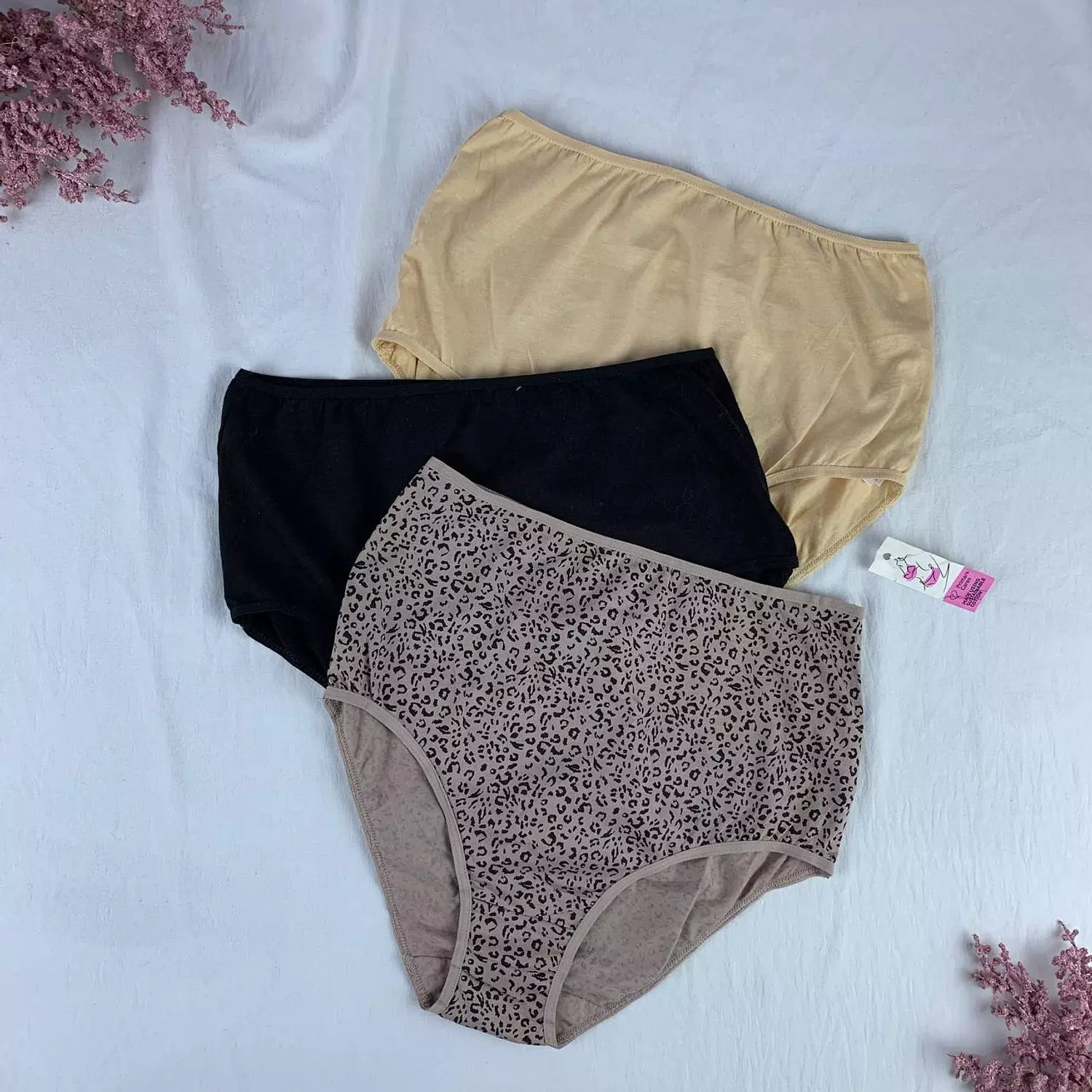 3 pieces cotton panty set from primark image