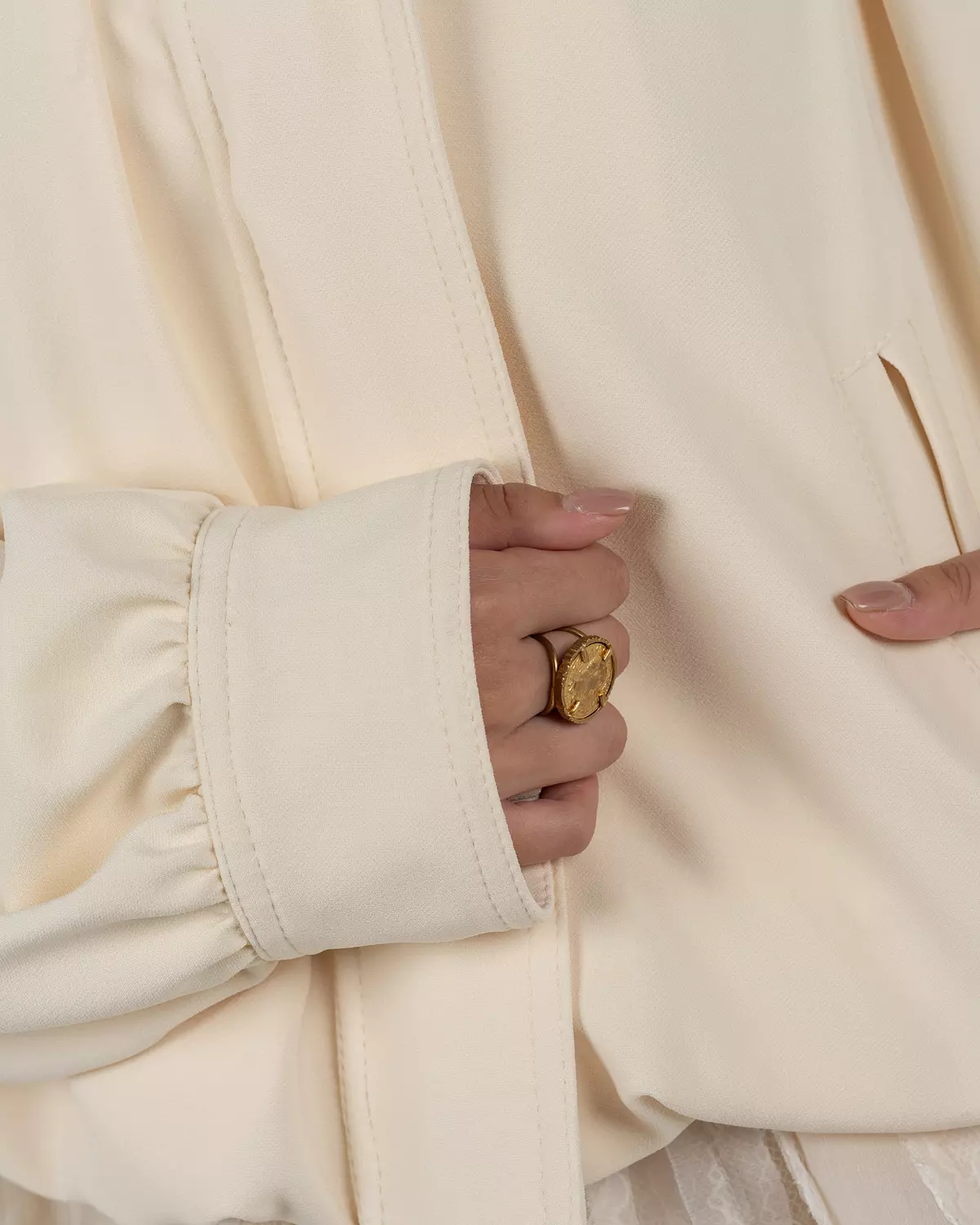 Refined Off-White Balloon Turtleneck Jacket 8