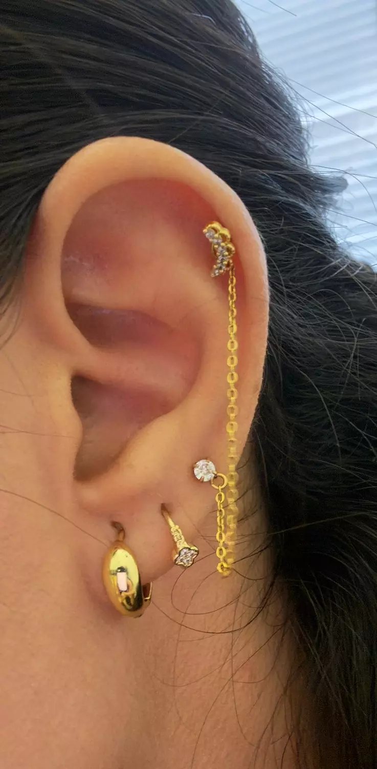 Gold ear style image