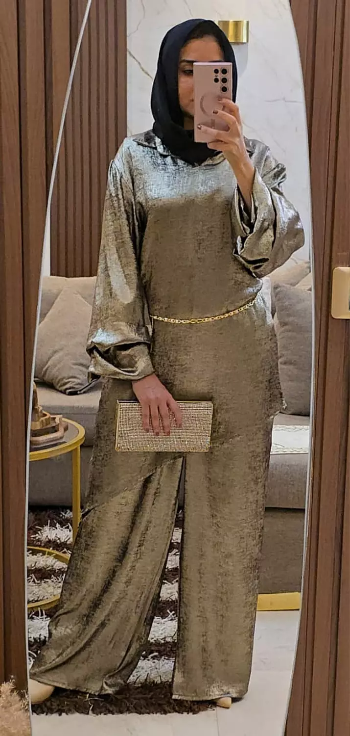 Suit metalic with belt image