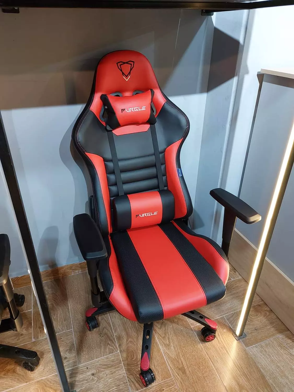 furgle كرسى جيمنج احمر hover image