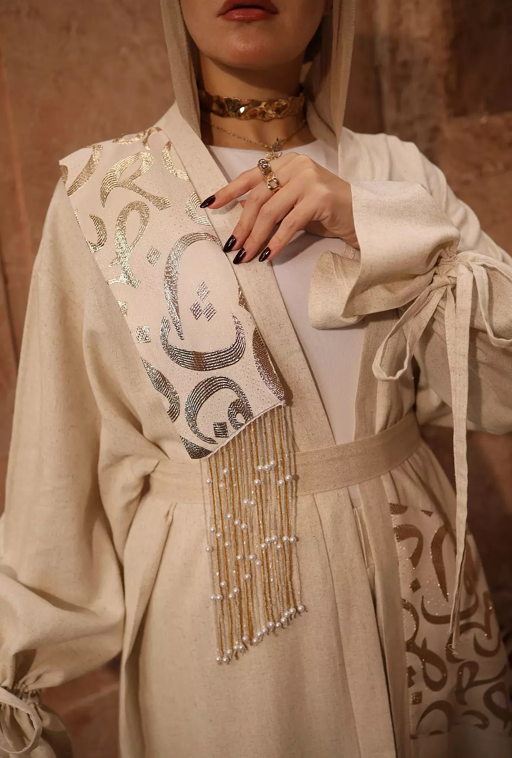 Arabic Calligraphy Tassels Kaftan (GoldxBeige) 1
