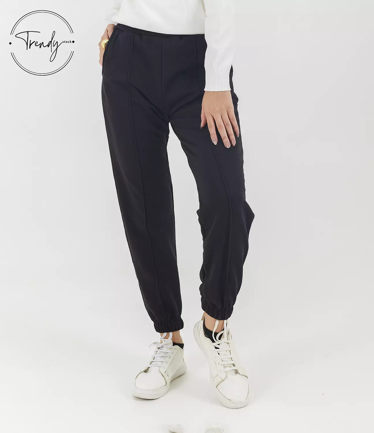Plain Sweatpants with closed leg 2