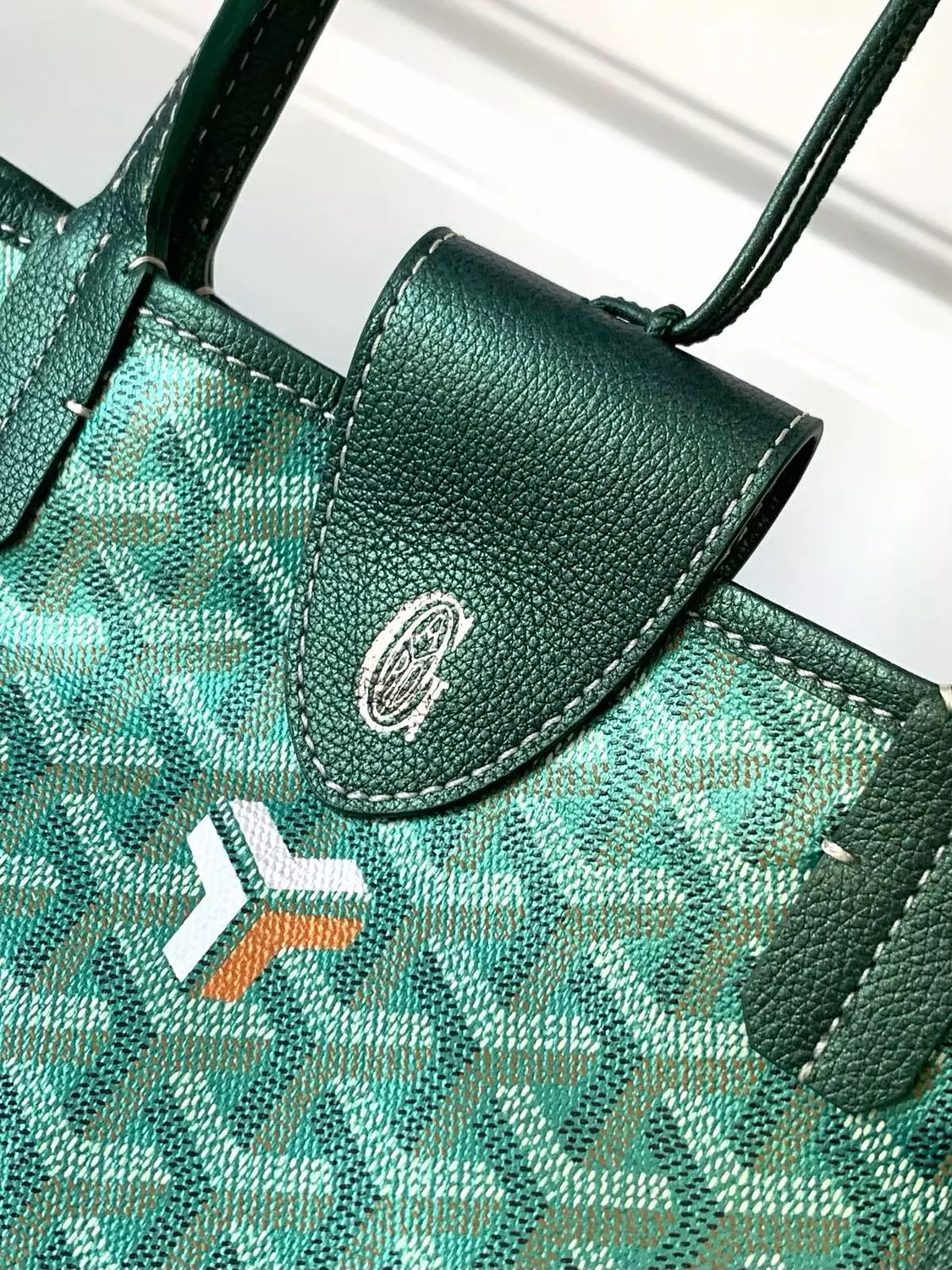 Go yard This limited-edition handbag is crafted from unique pearlescent GOYARDINE canvas pearl green 4