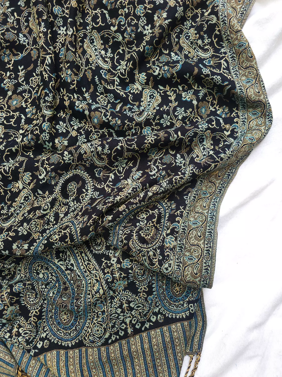 Black/green Pashmina hover image