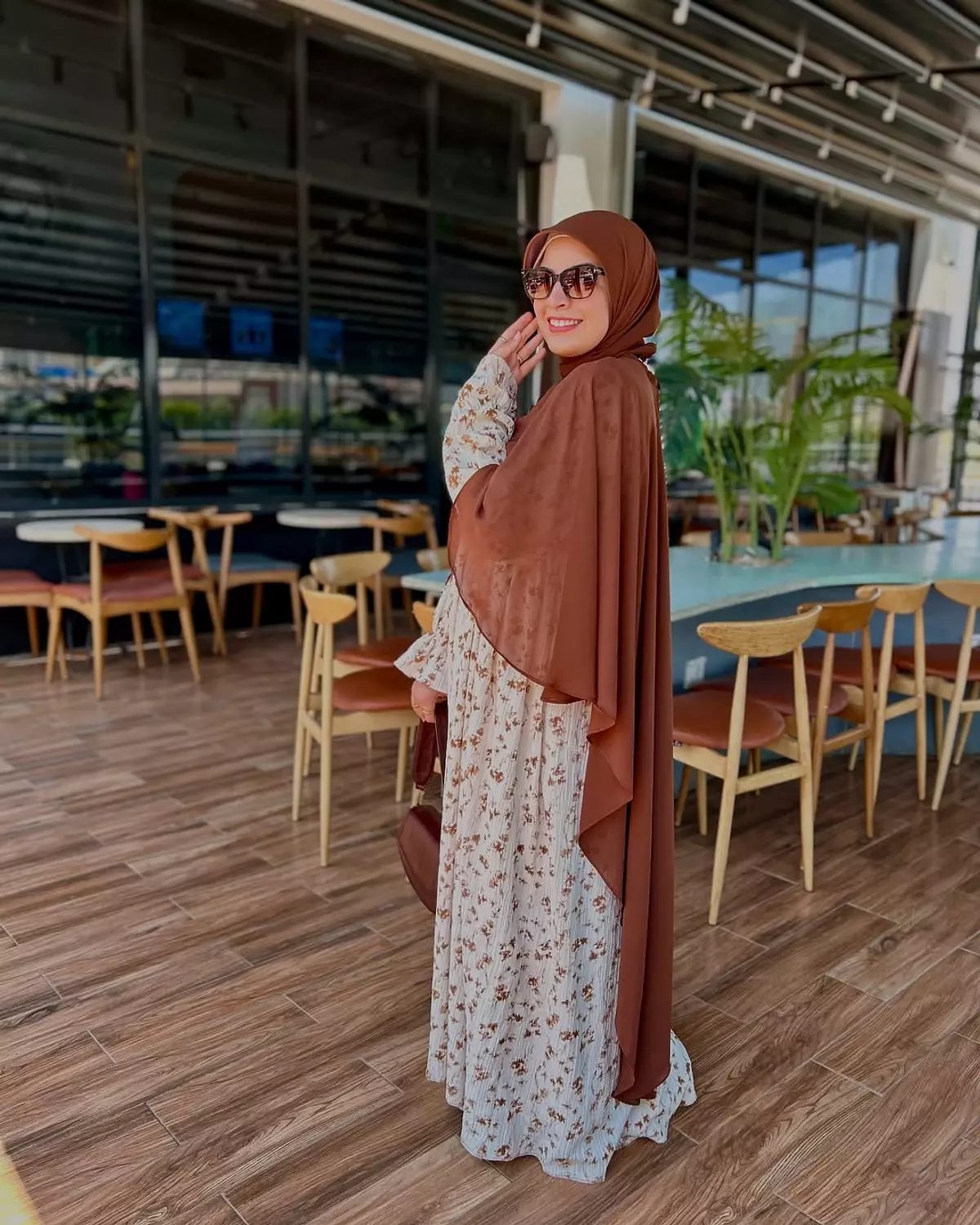 حرملة ملكي مفتوحة  hover image