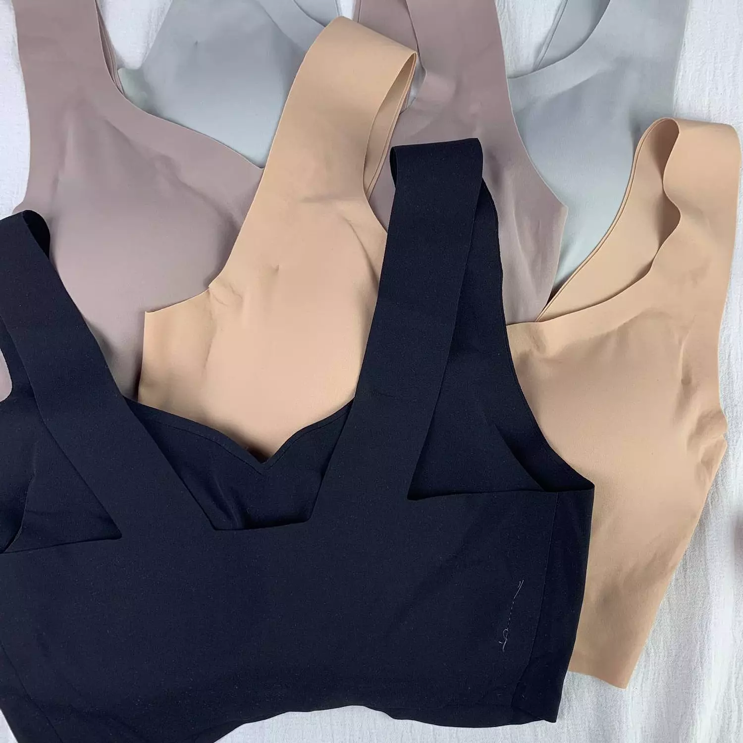 Unwired padded laser cut soft bra  s..m..l 2