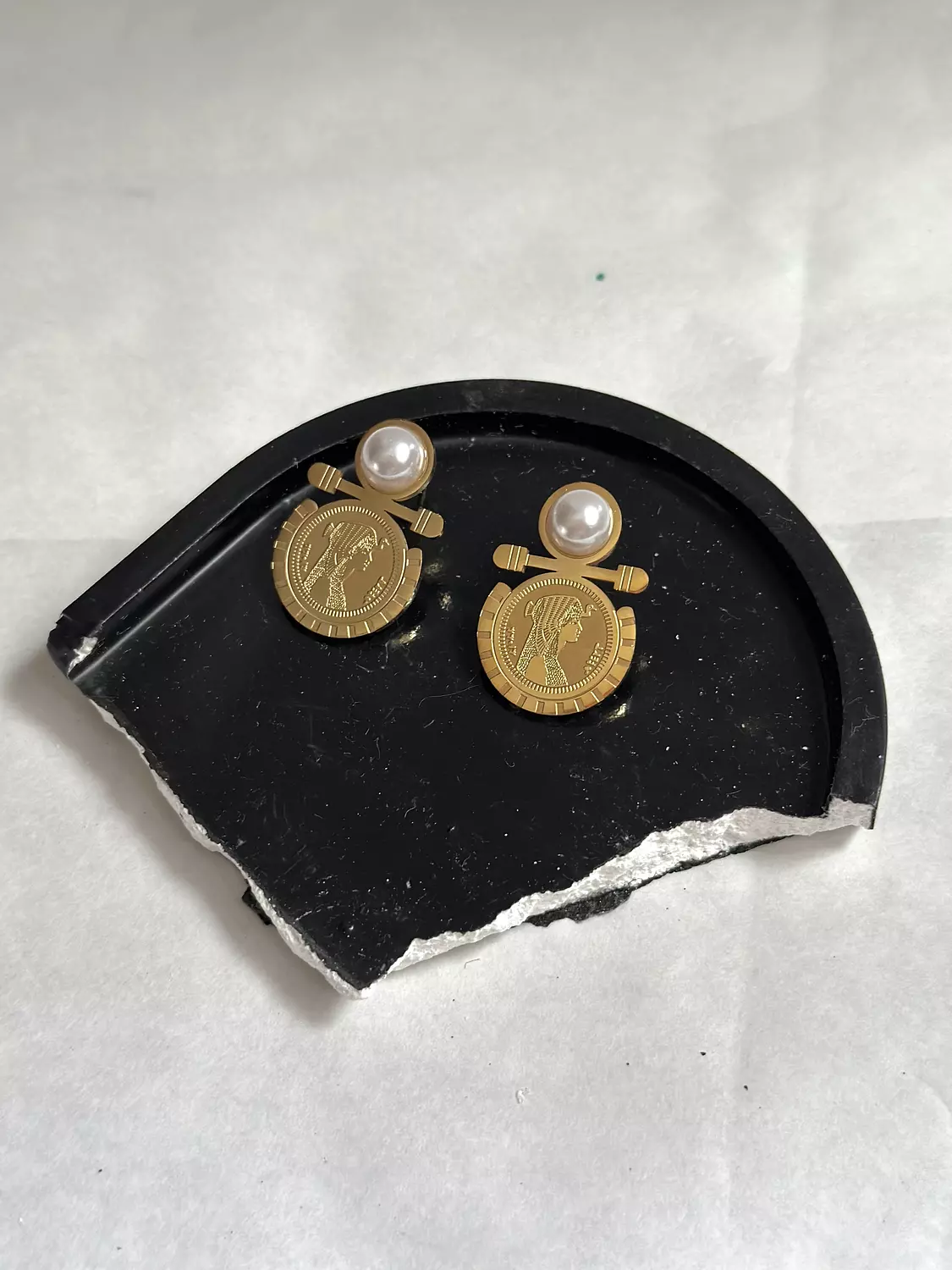 Nefrtiti Coin Earrings image