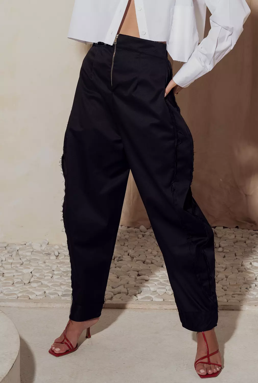 Balloon pants image