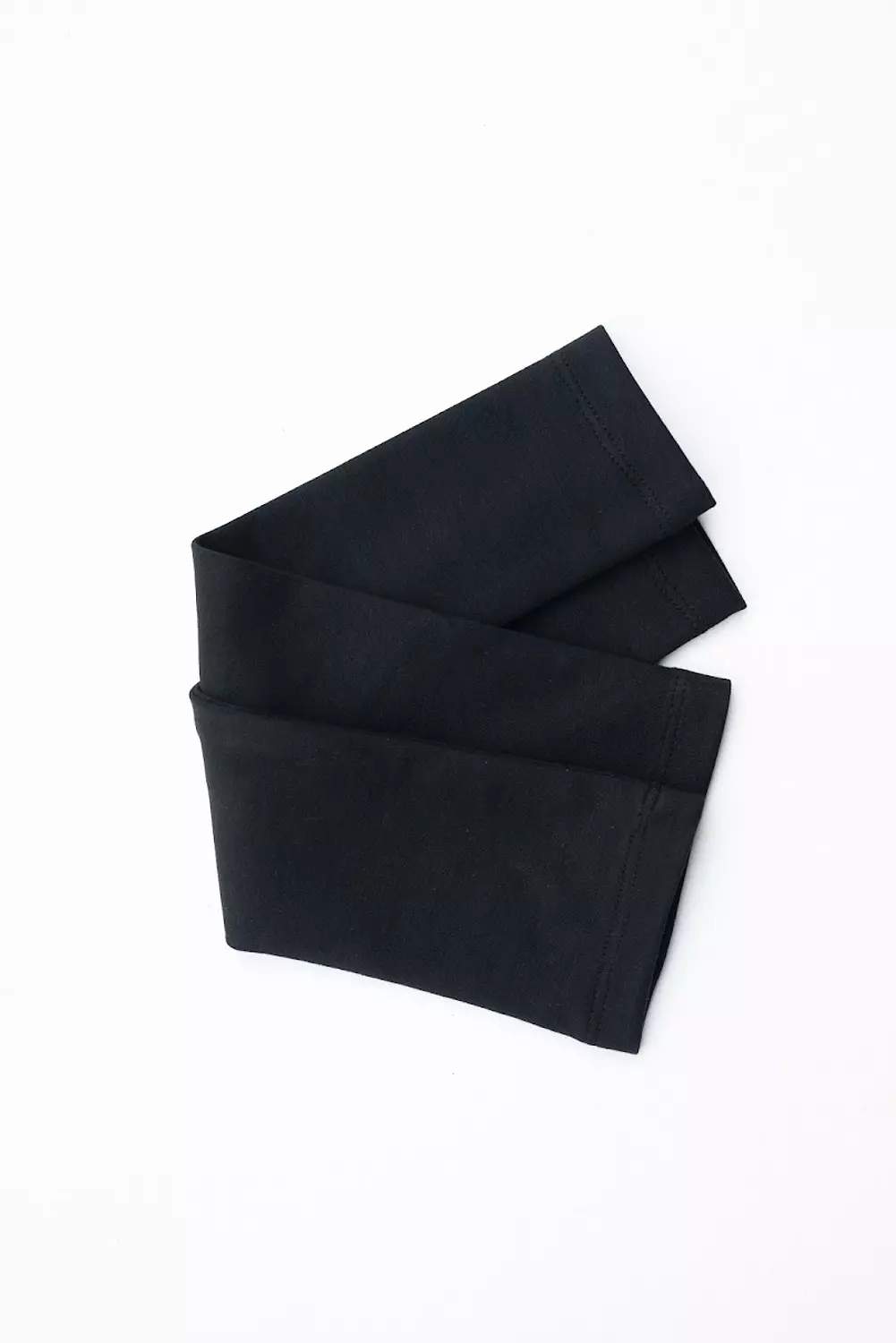 The Everyday Flow Top in Black 3