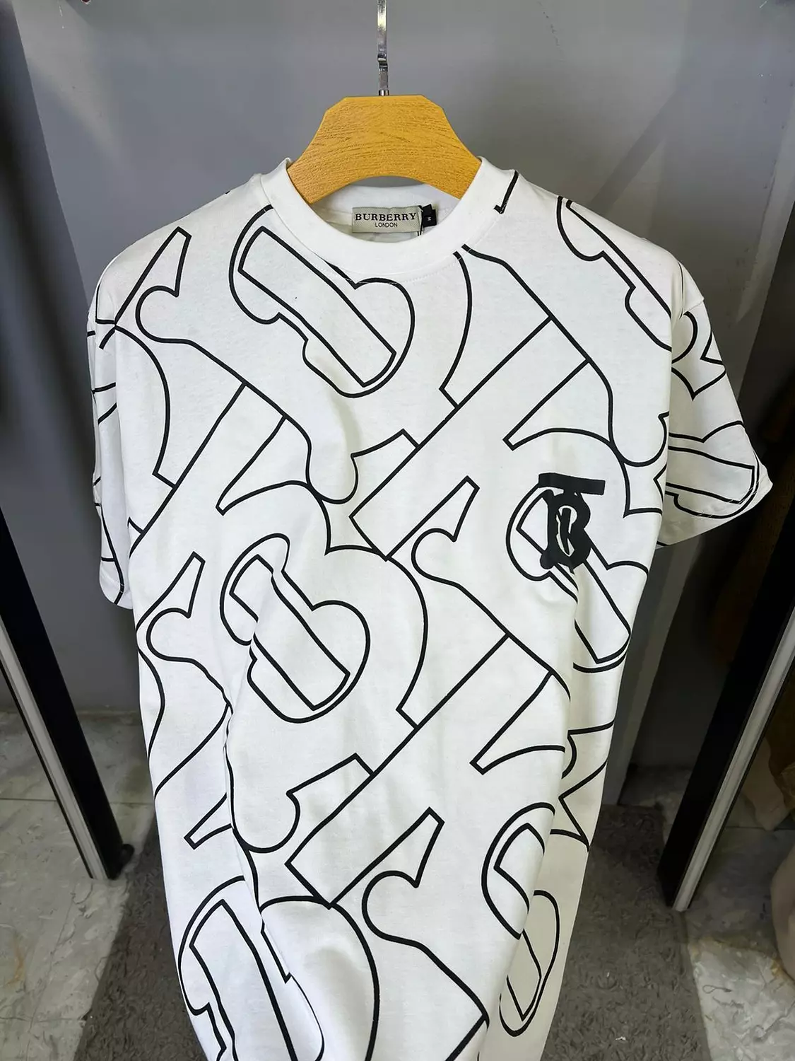 BURBERRY TSHIRT / 1482 5