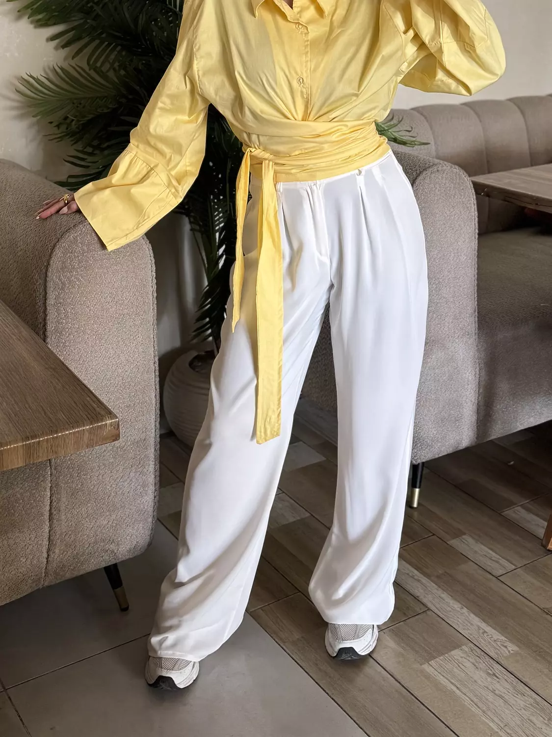  Classic White Pants 	 1